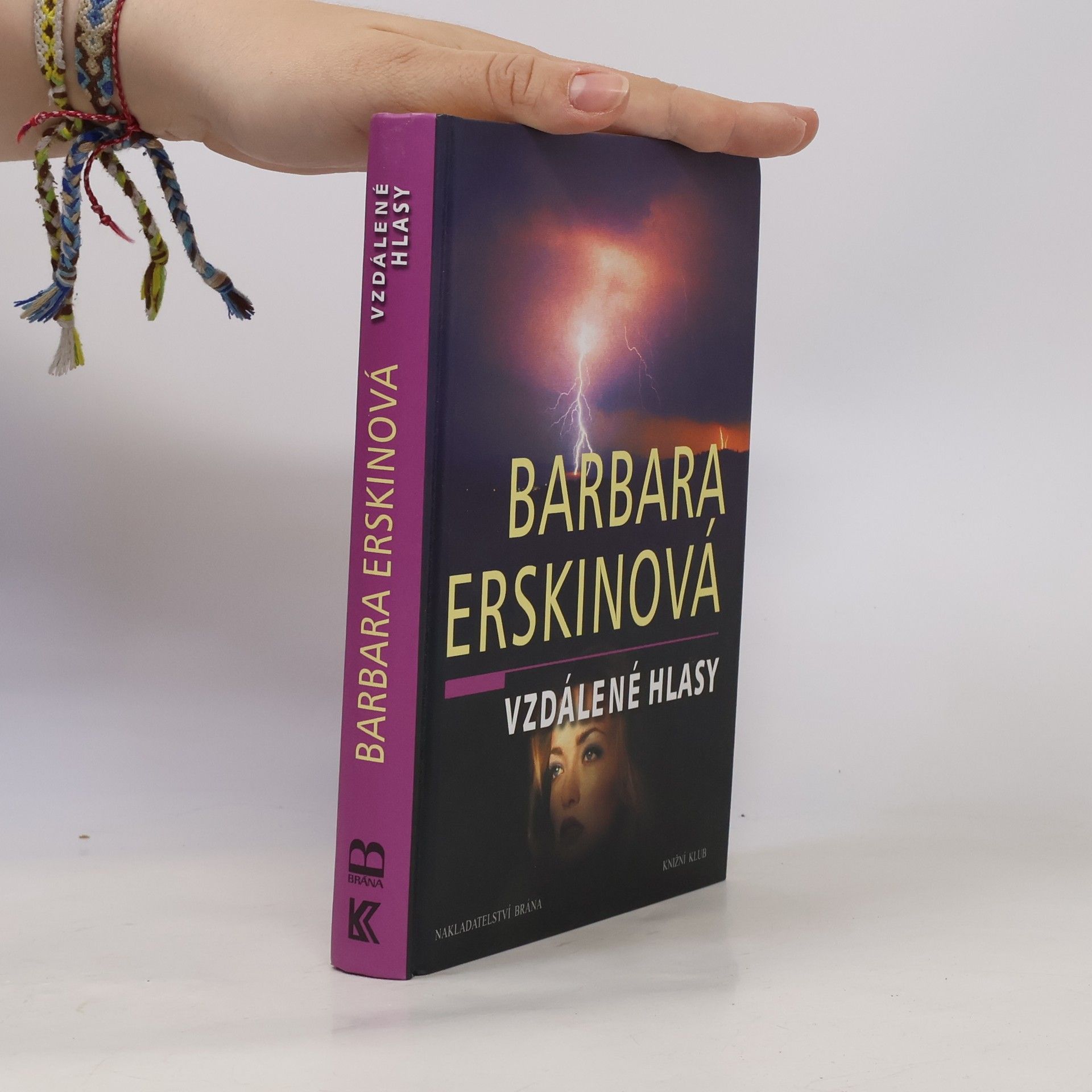 Barbara Erskinová Vzdálené hlasy