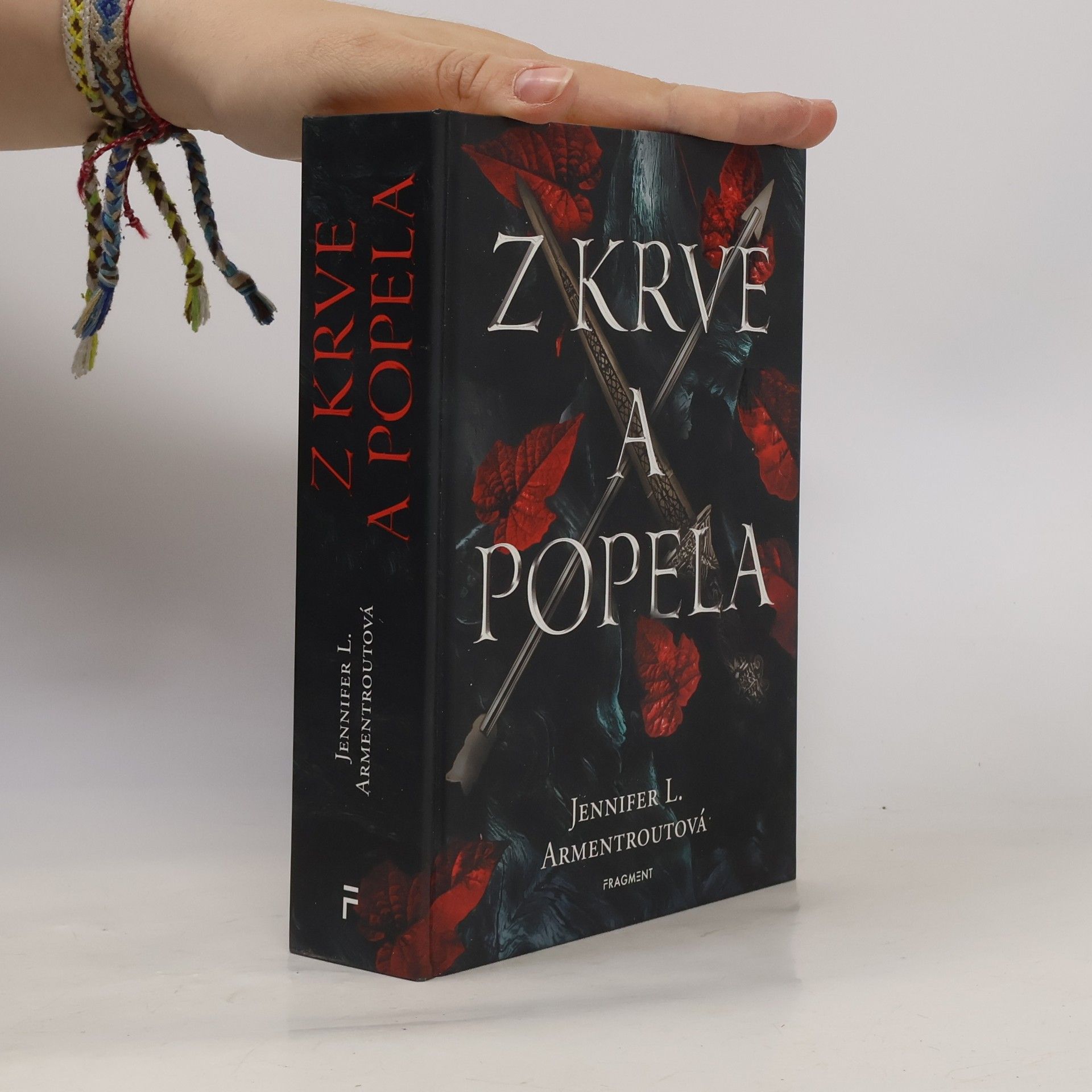 Jennifer L. Armentrout Z krve a popela