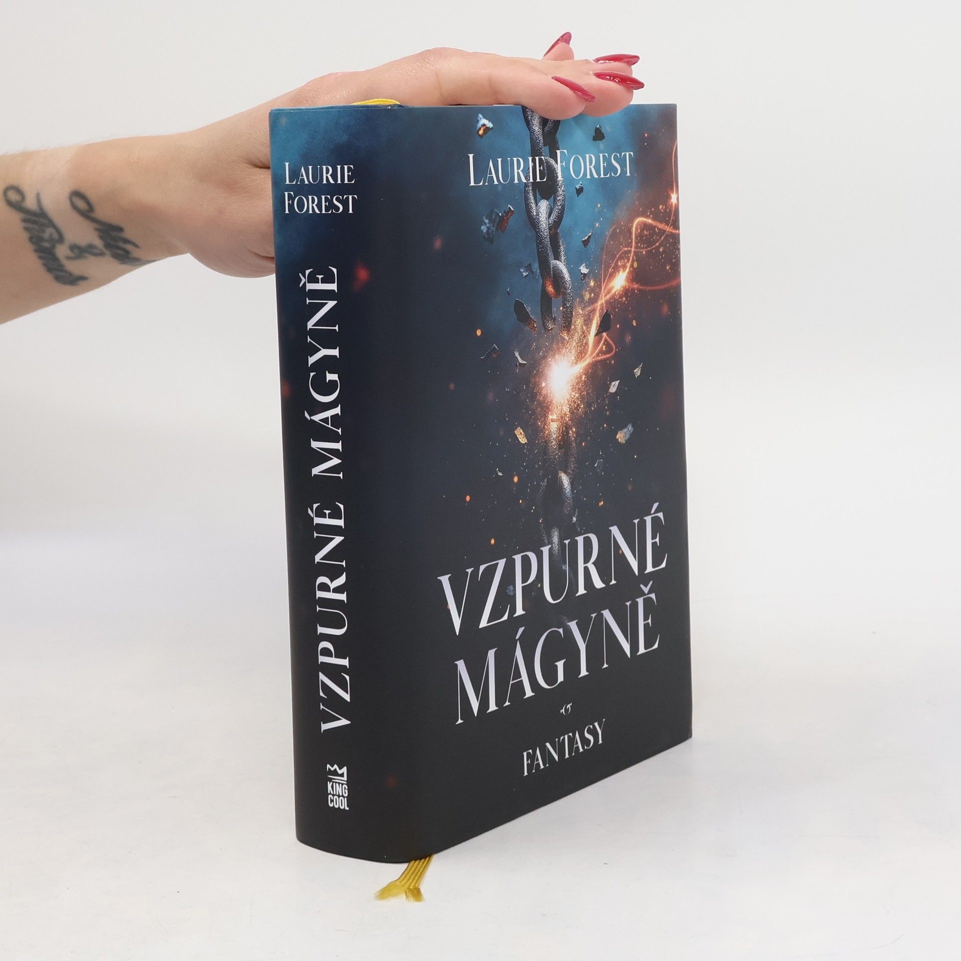 Laurie Forest Vzpurné mágyně