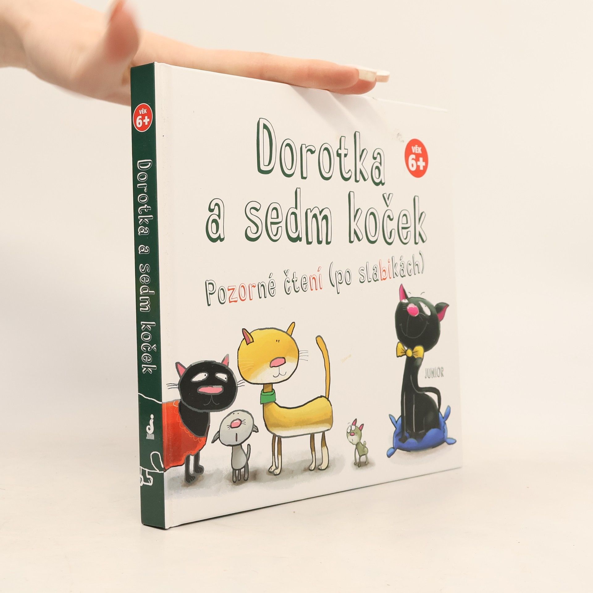 Dorotka a sedm koček : pozorné čtení (po slabikách)