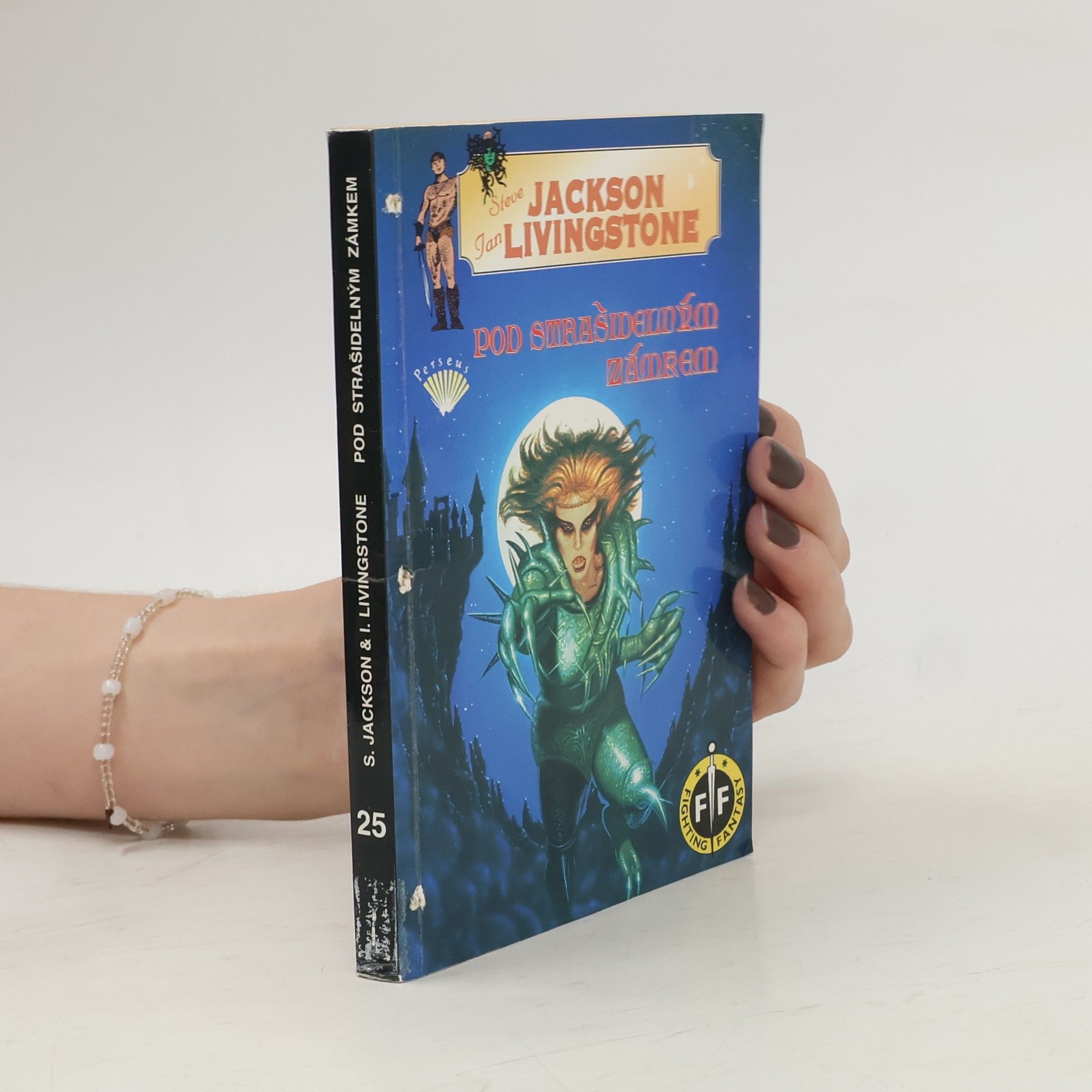 Ian Livingstone Pod strašidelným zámkem