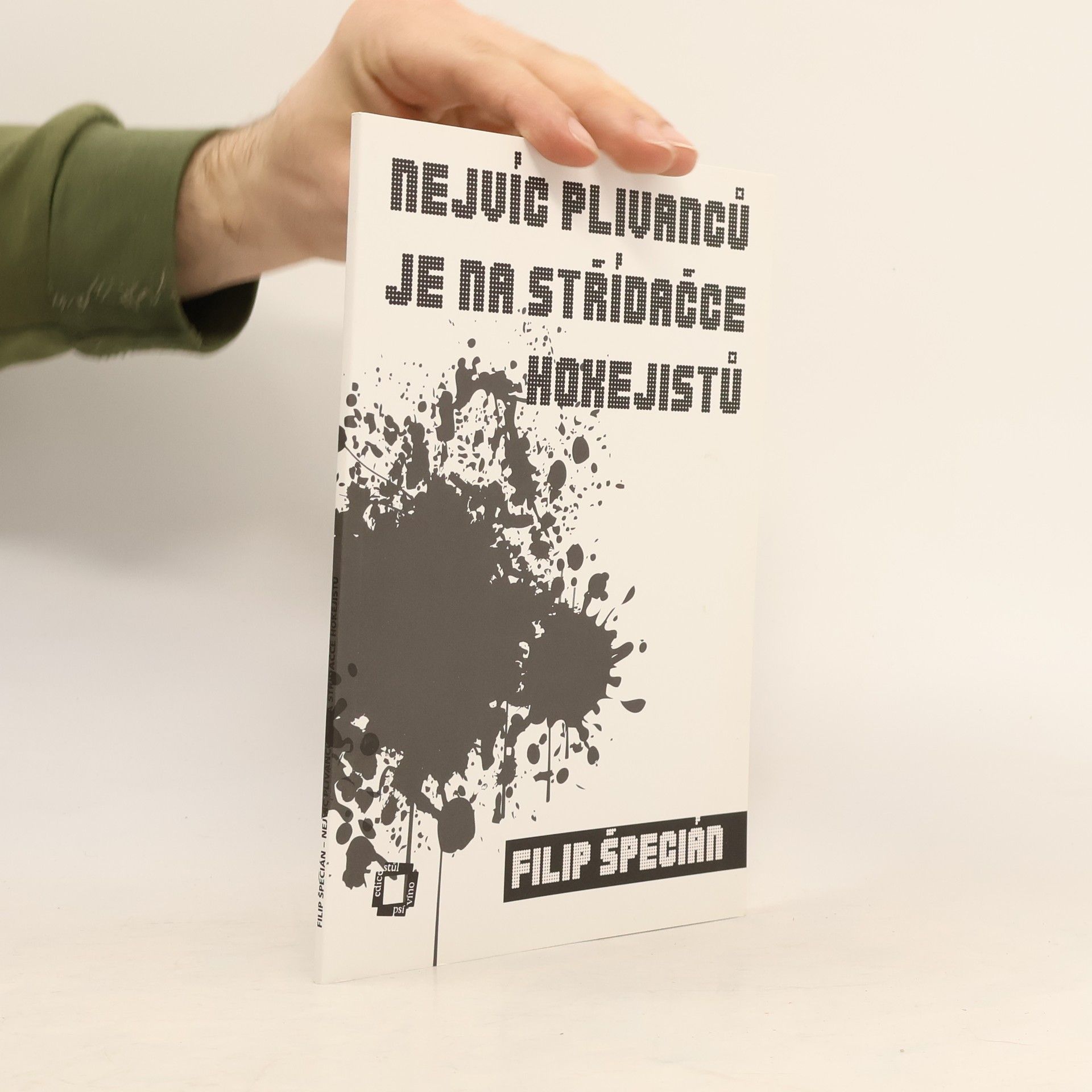 Filip Špecián Nejvíc plivanců je na střídačce hokejistů