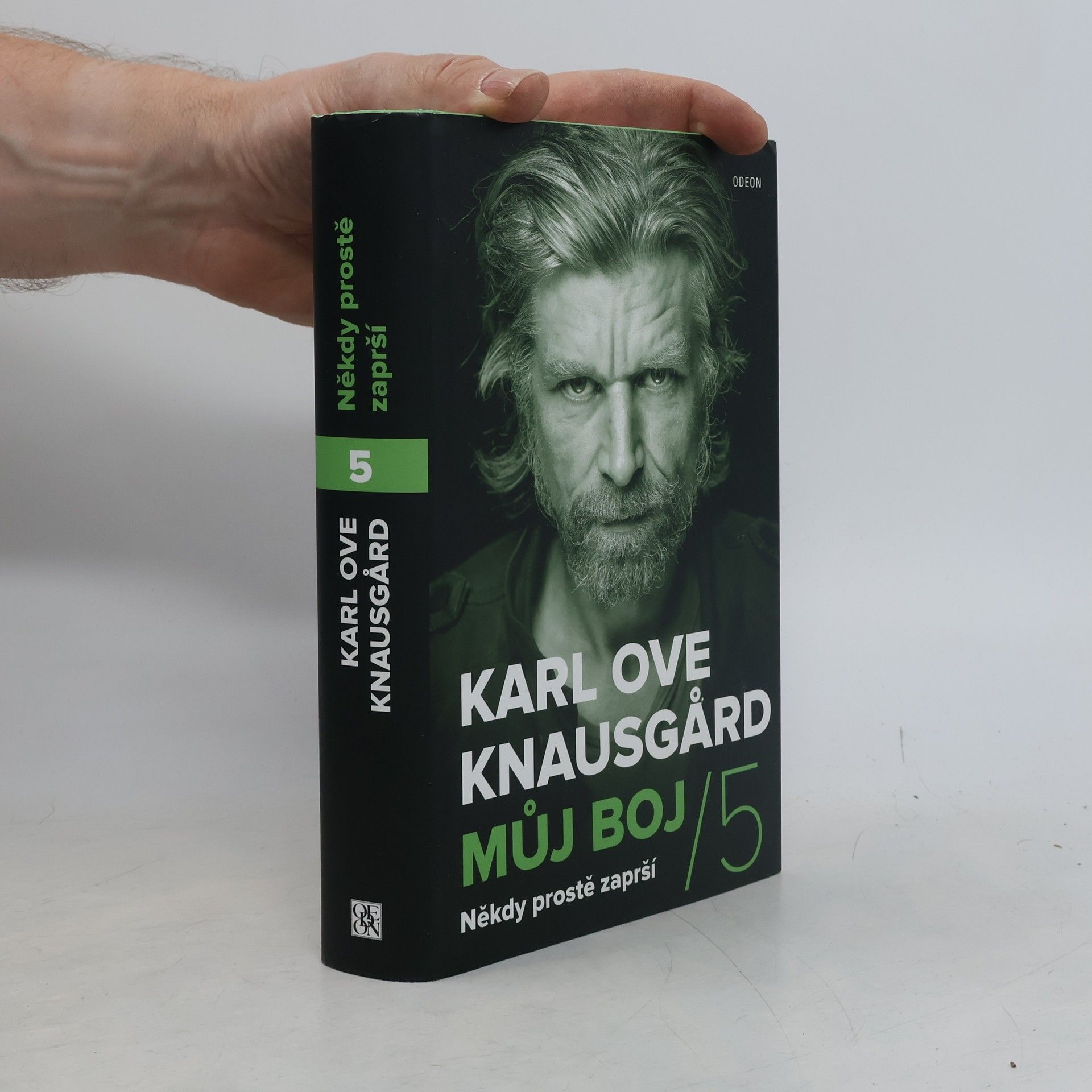 Karl Ove Knausgård Můj boj 5. Někdy prostě zaprší