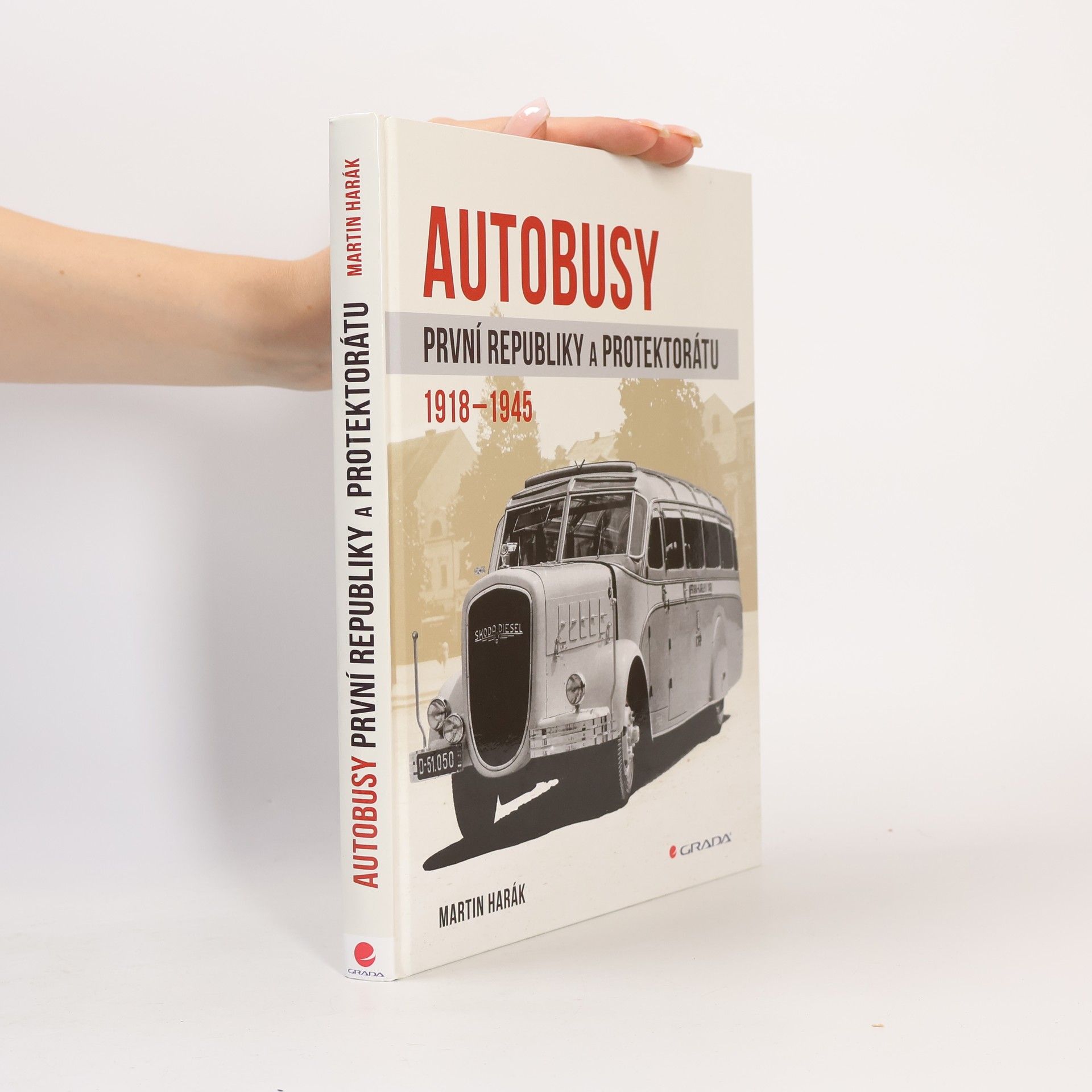 Martin Harák Autobusy první republiky a protektorátu 1918-1945