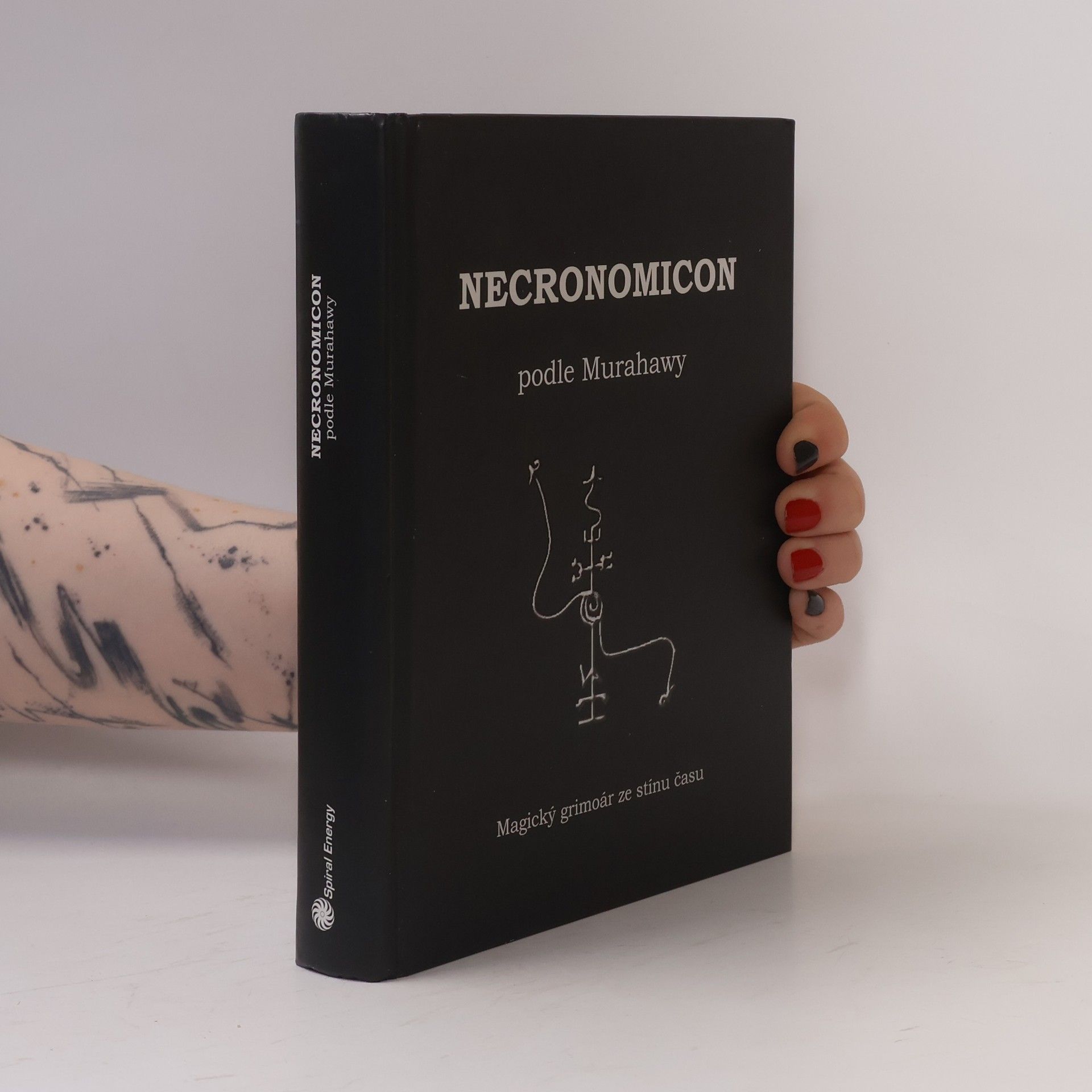 Autorenkollektiv Necronomicon podle Murahawy - magický griomár ze stínu času