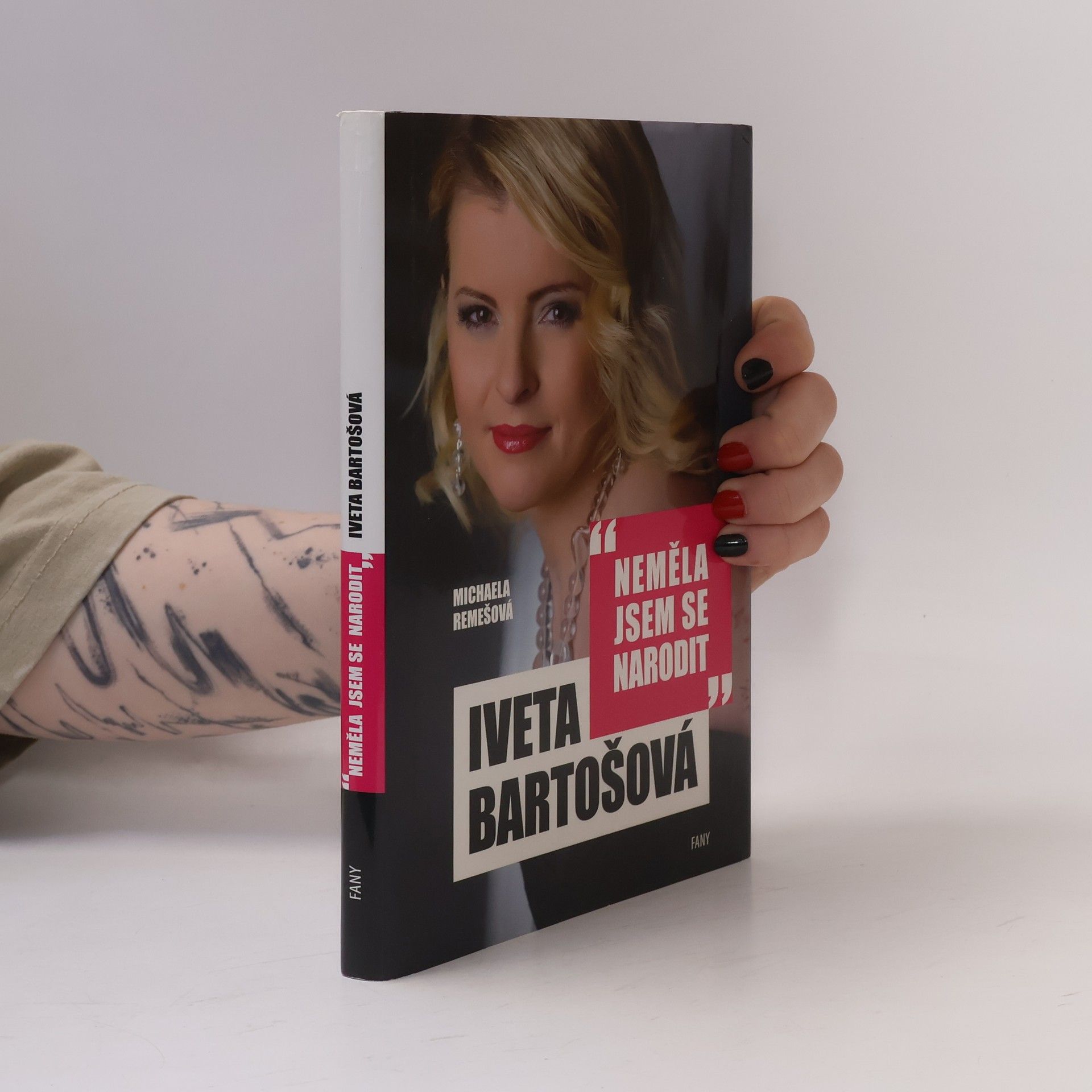 Iveta Bartošová Iveta Bartošová. Neměla jsem se narodit