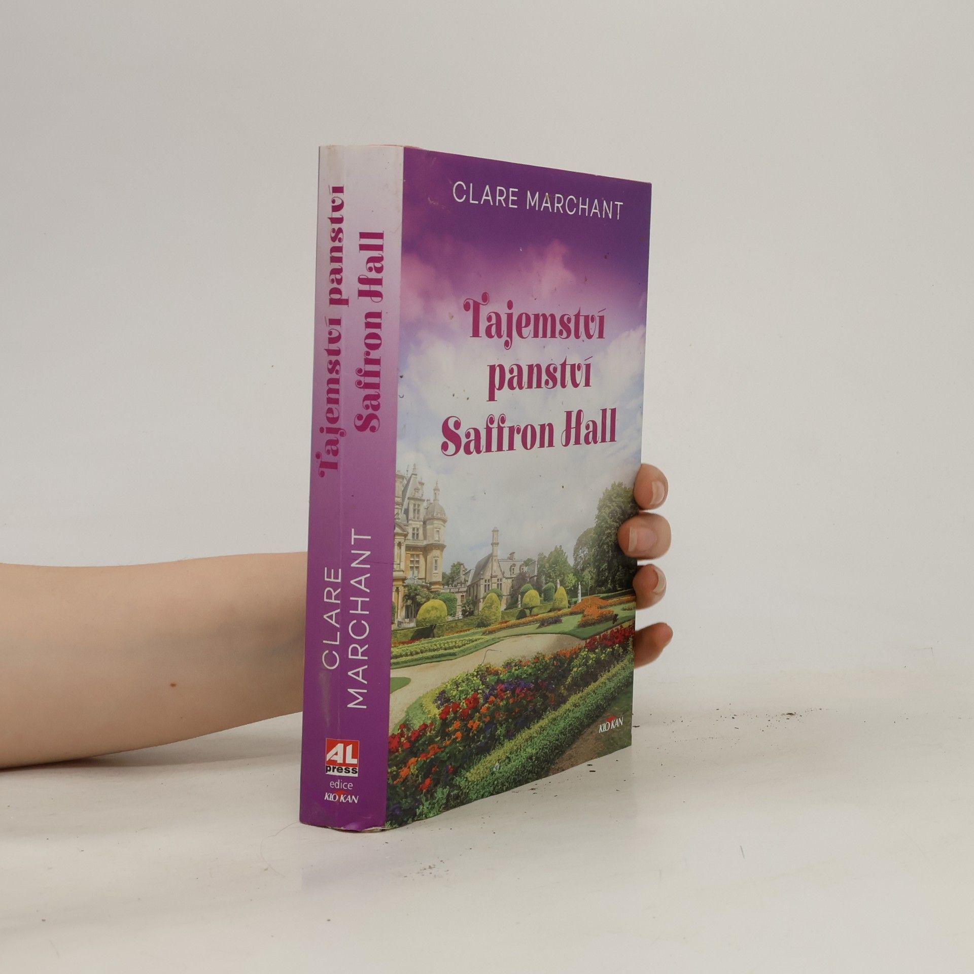 Clare Marchant Tajemství panství Saffron Hall