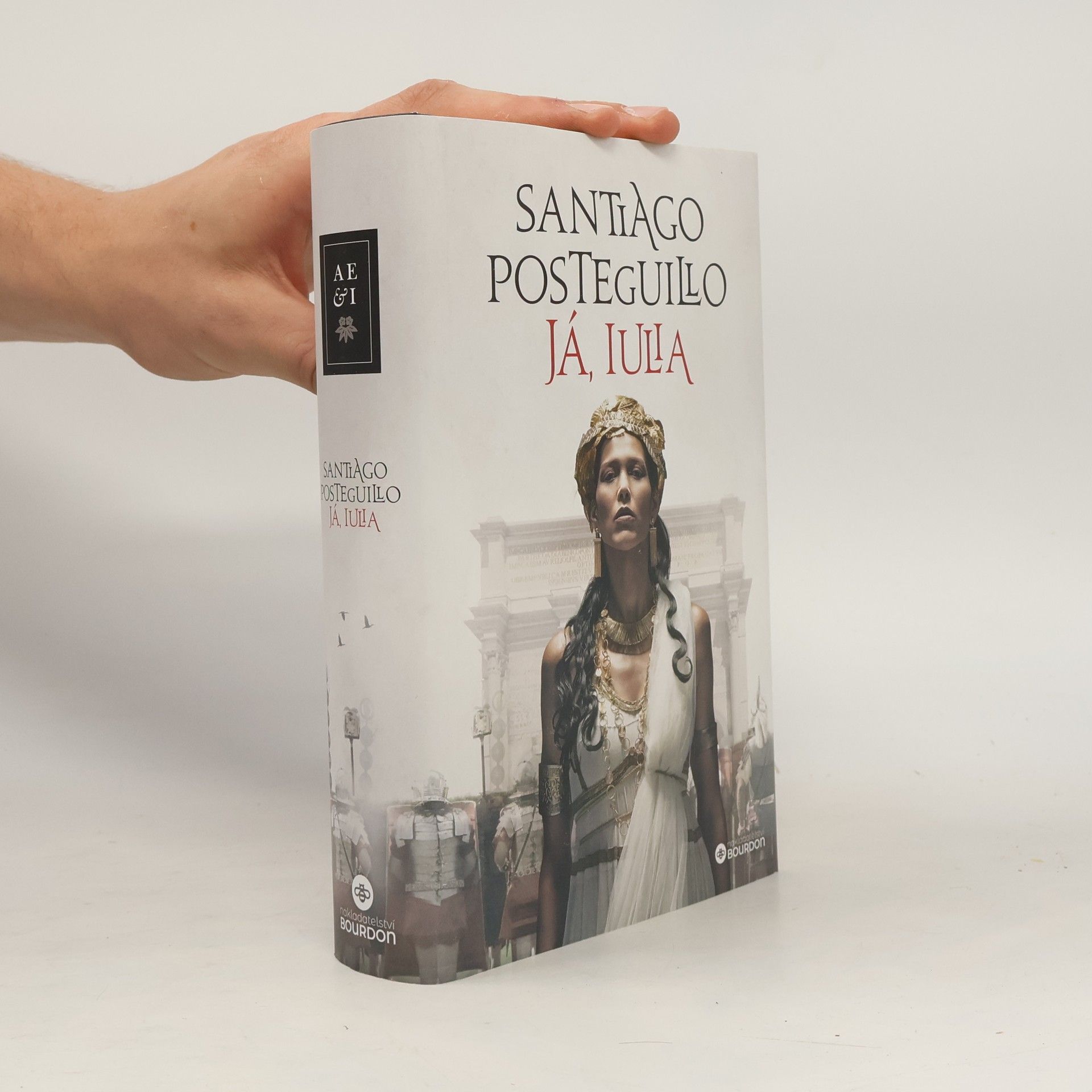 Santiago Posteguillo Já, Iulia