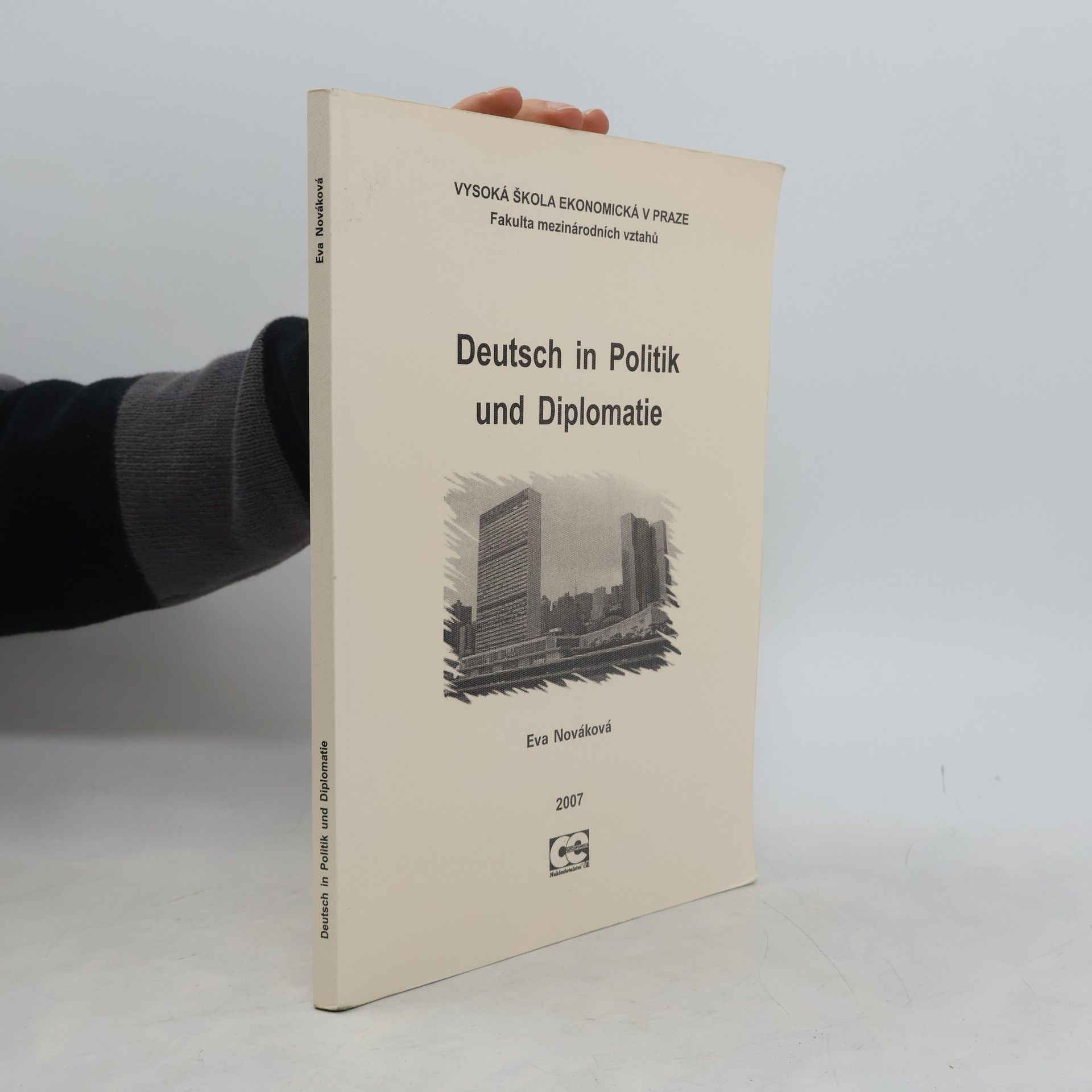 Eva Nováková Deutsch in Politik und Diplomatie