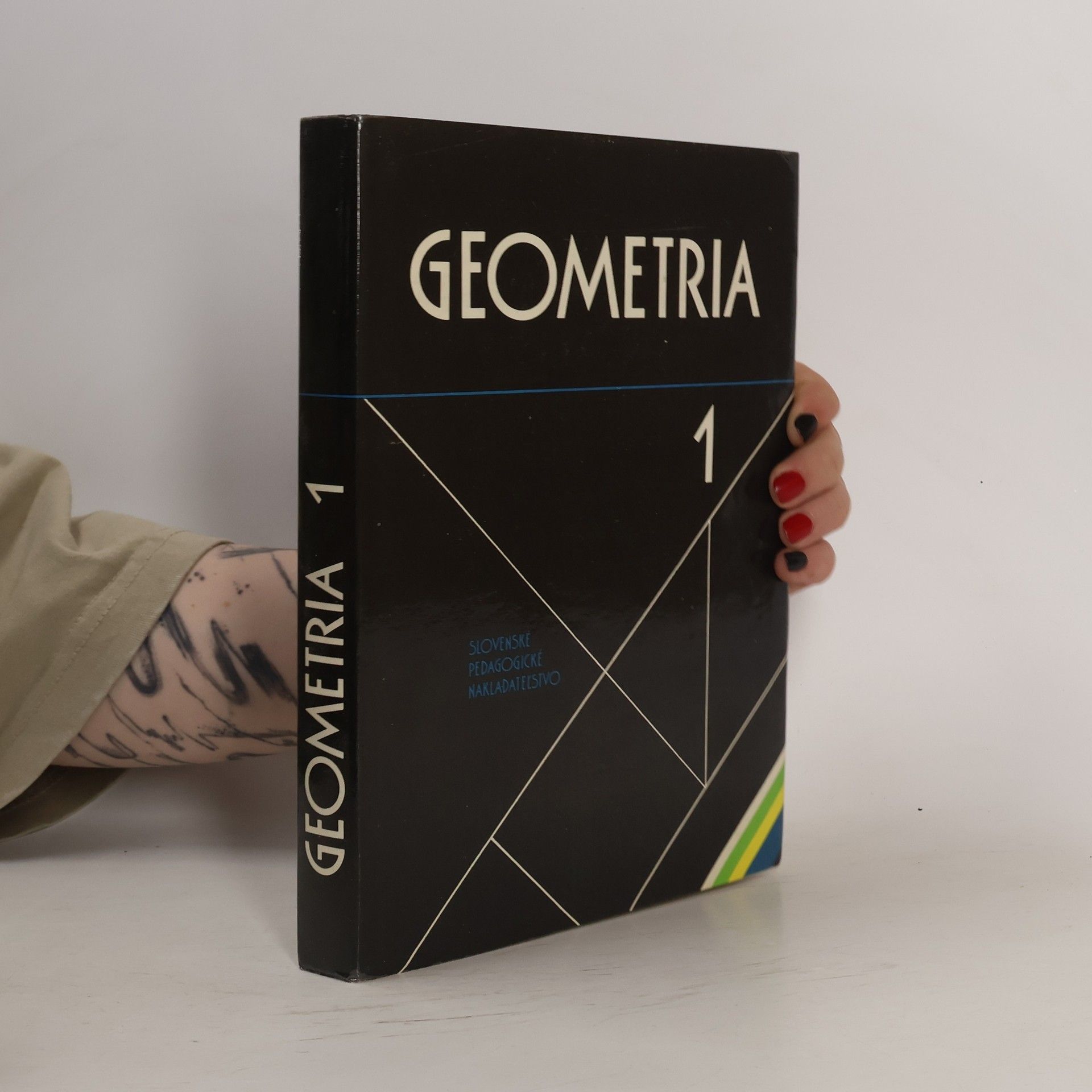 Geometria pre študentov matematiky učiteľského štúdia na univerzitách a pedagogických fakultách. 1