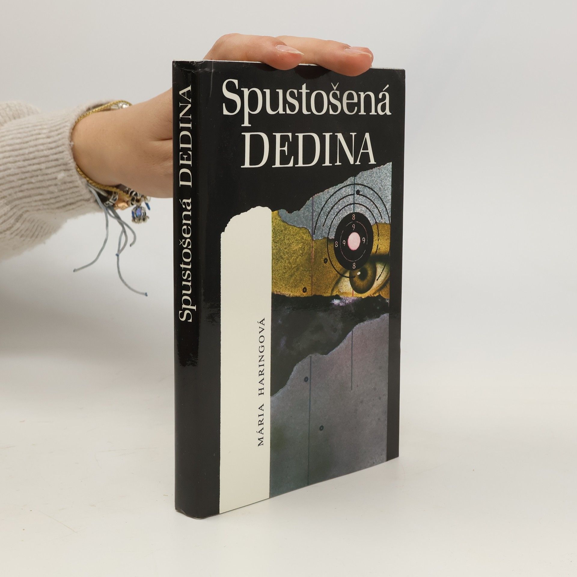 Mária Haringová Spustošená dedina