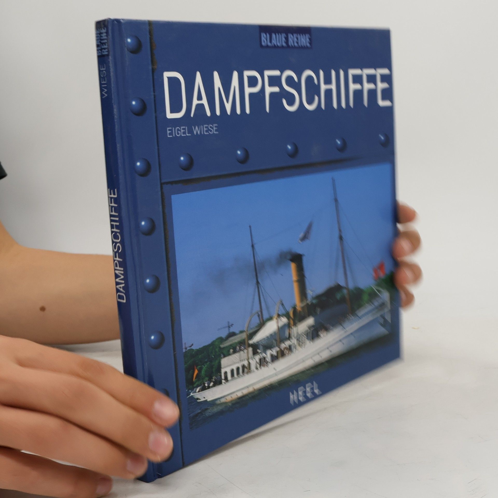 Blaue Reine: Dampfschiffe