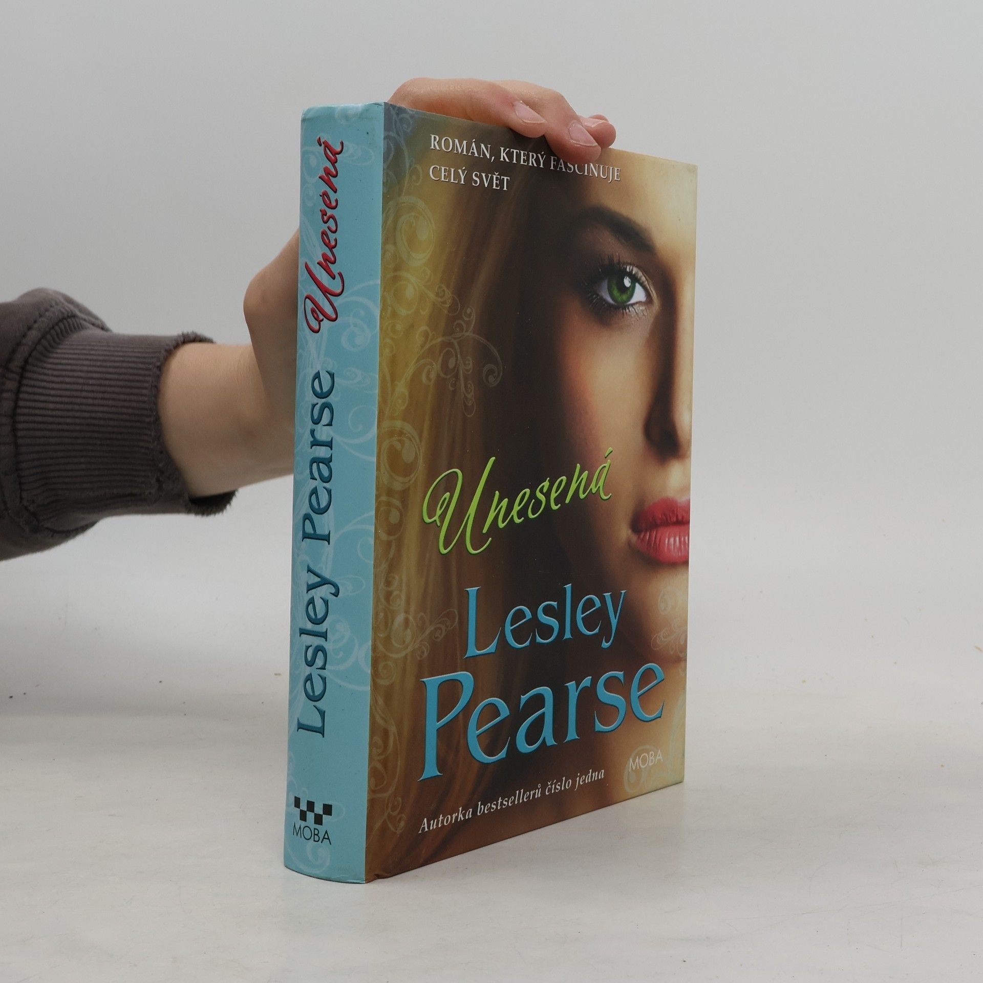 Lesley Pearse Unesená