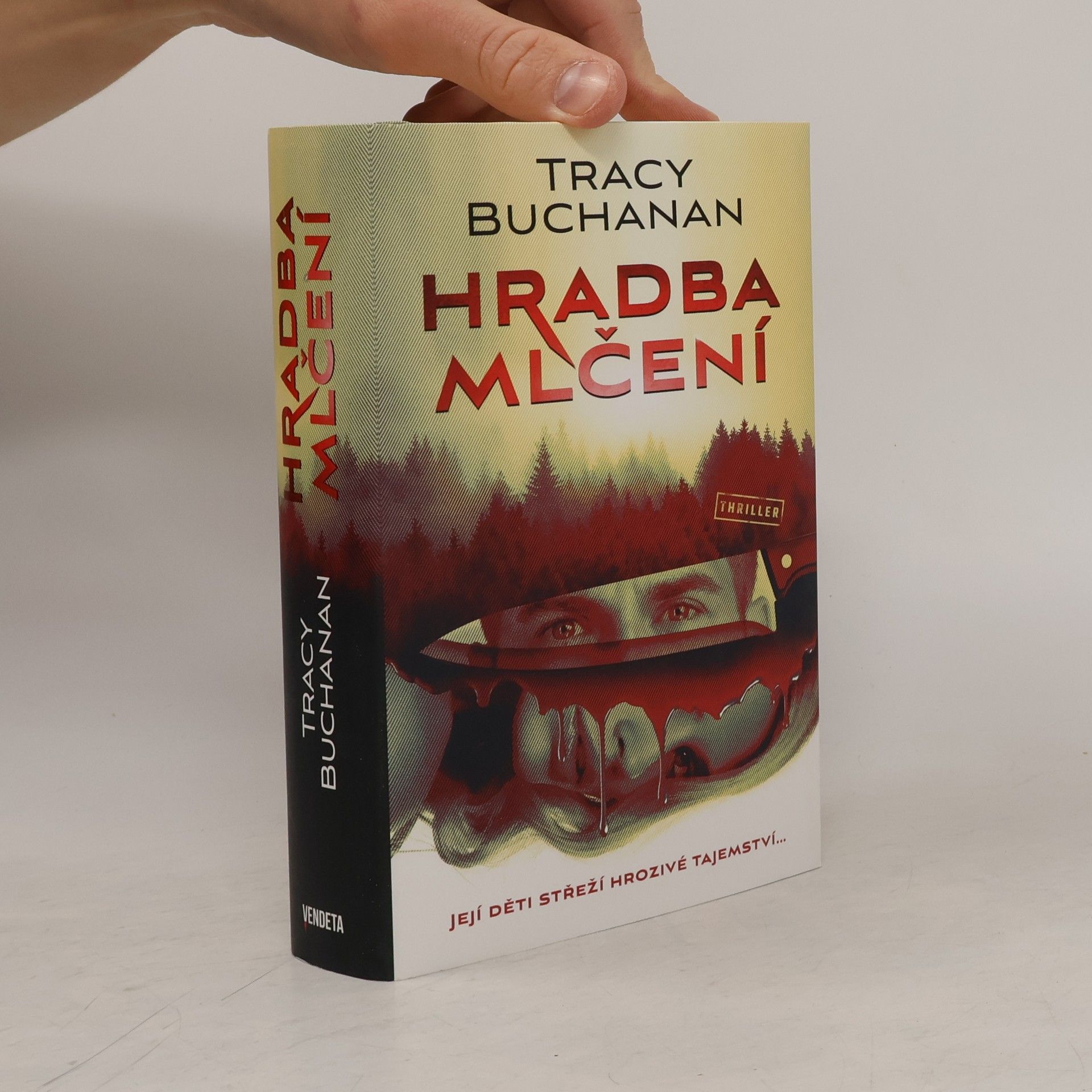 Tracy Buchanan Hradba mlčení