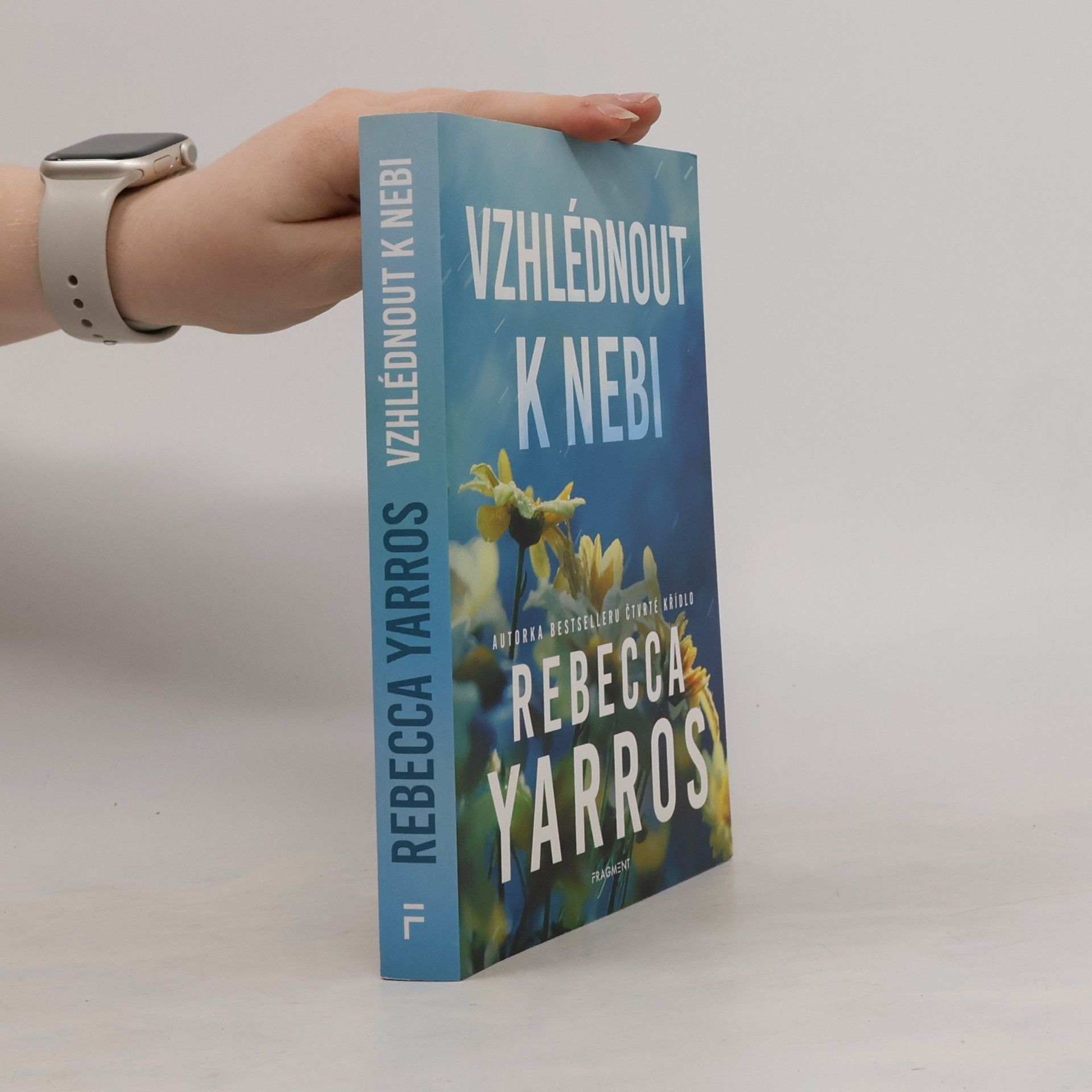 Rebecca Yarros Vzhlédnout k nebi