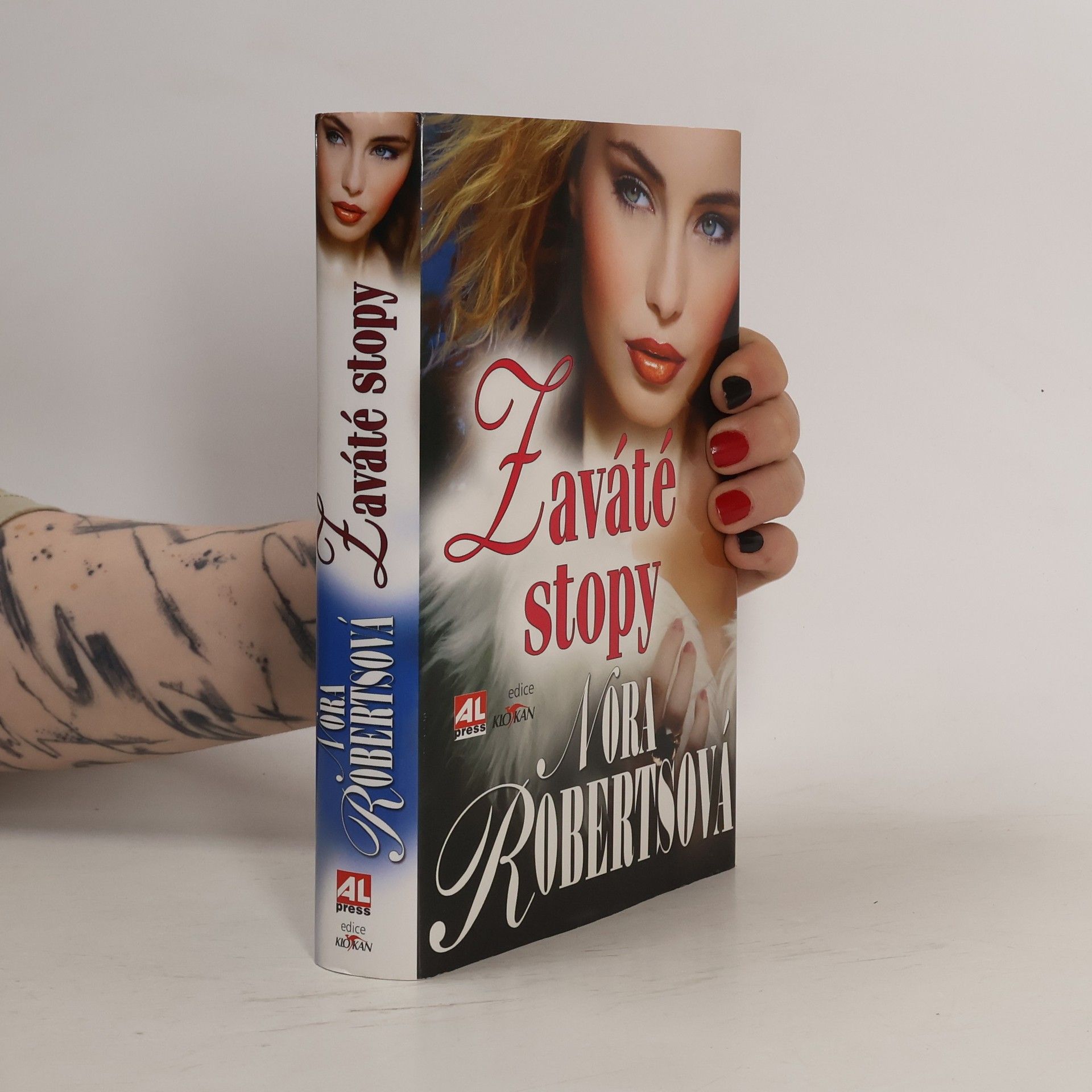 Nora Roberts Zaváté stopy