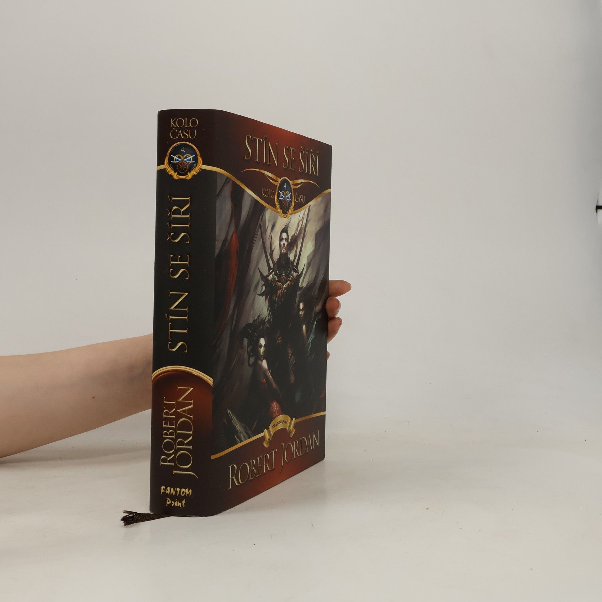 Robert Jordan Kolo času 4. Stín se šíří