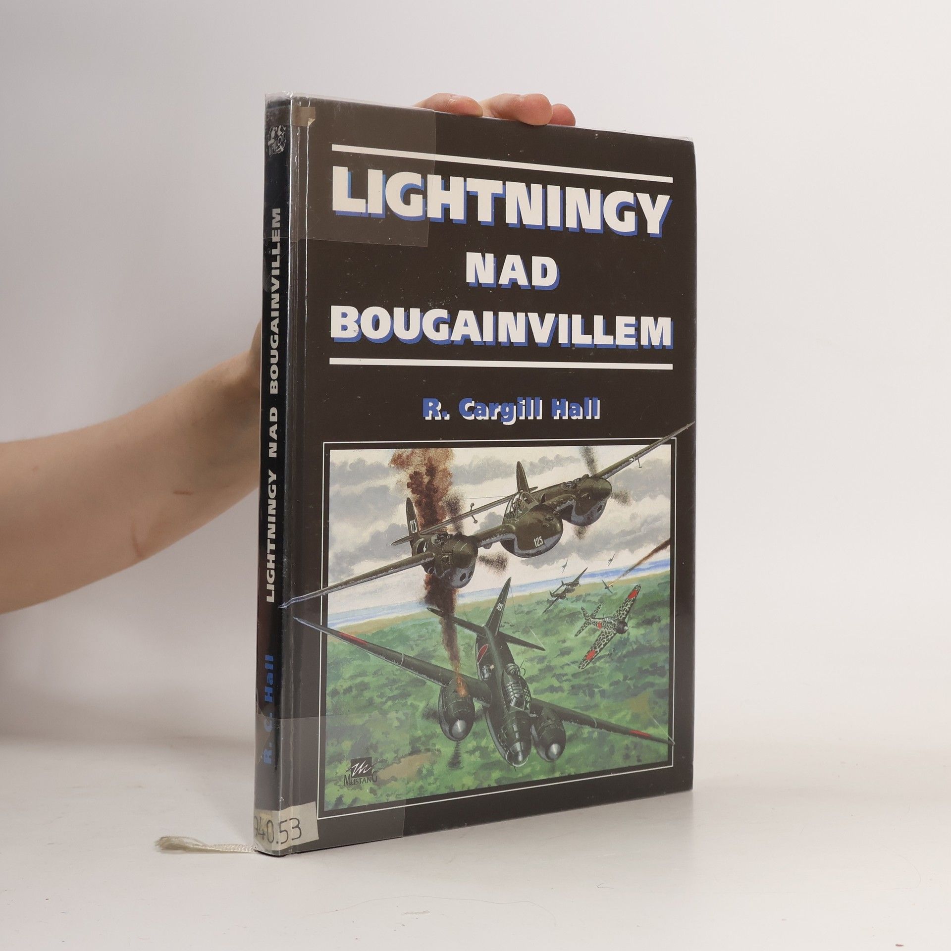 R. Cargill Hall Lightningy nad Bougainvillem