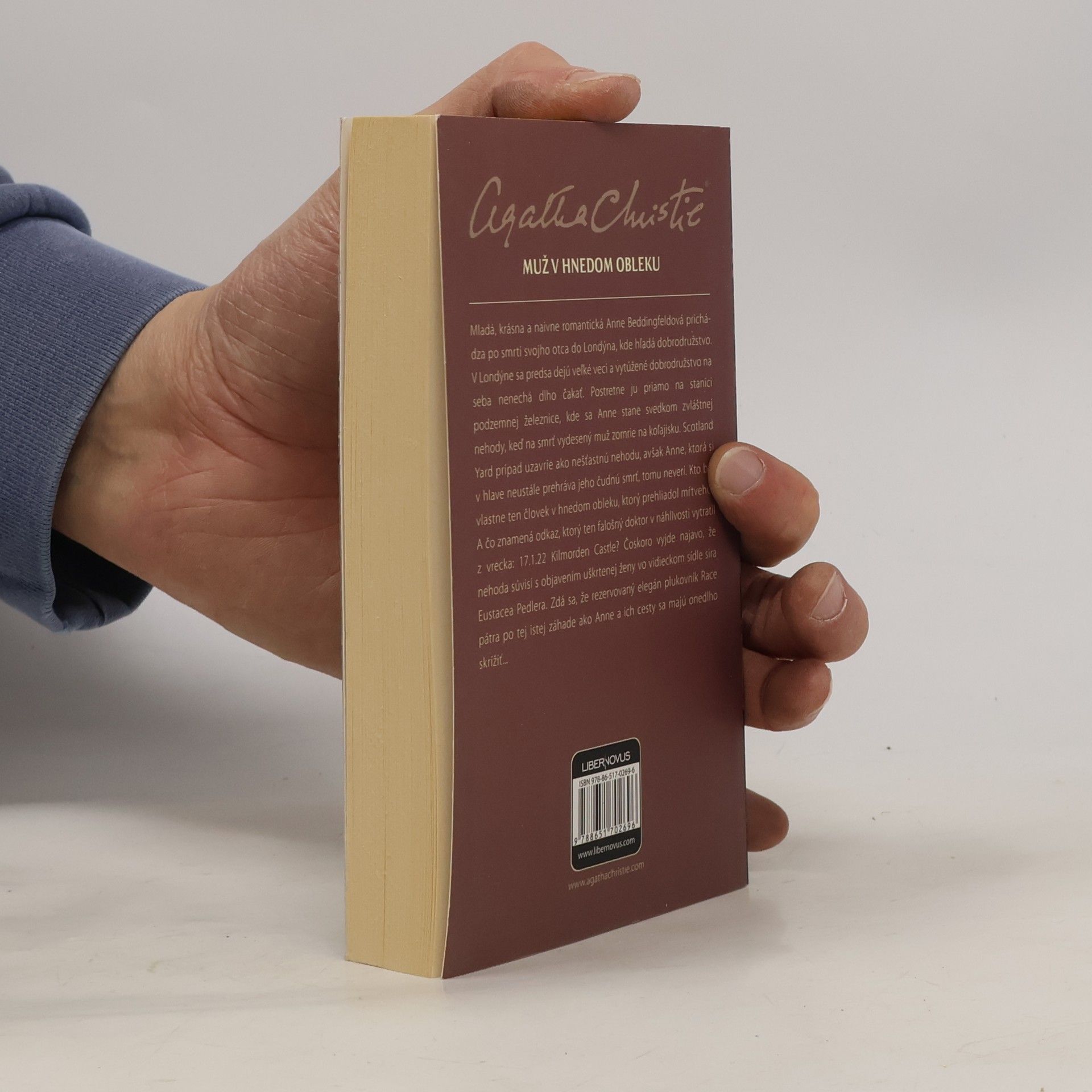 Agatha Christie Muž v hnedom obleku