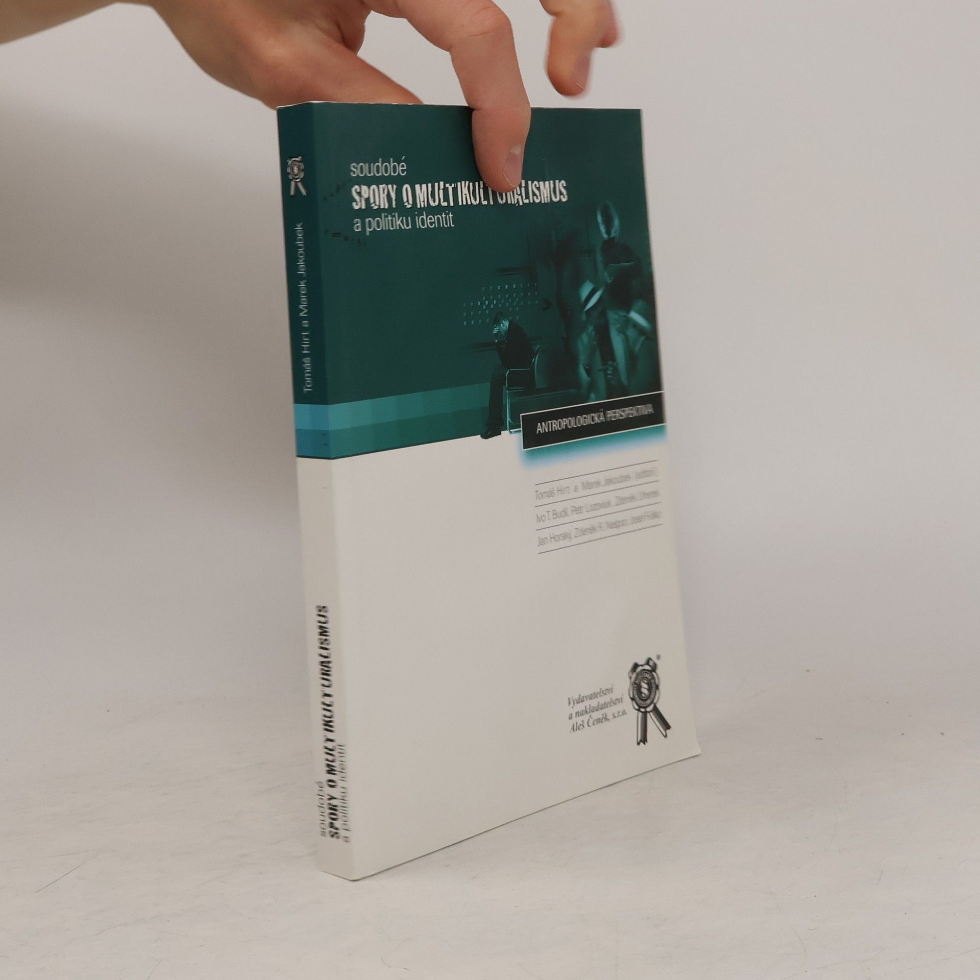 Soudobé spory o multikulturalismus a politiku identit