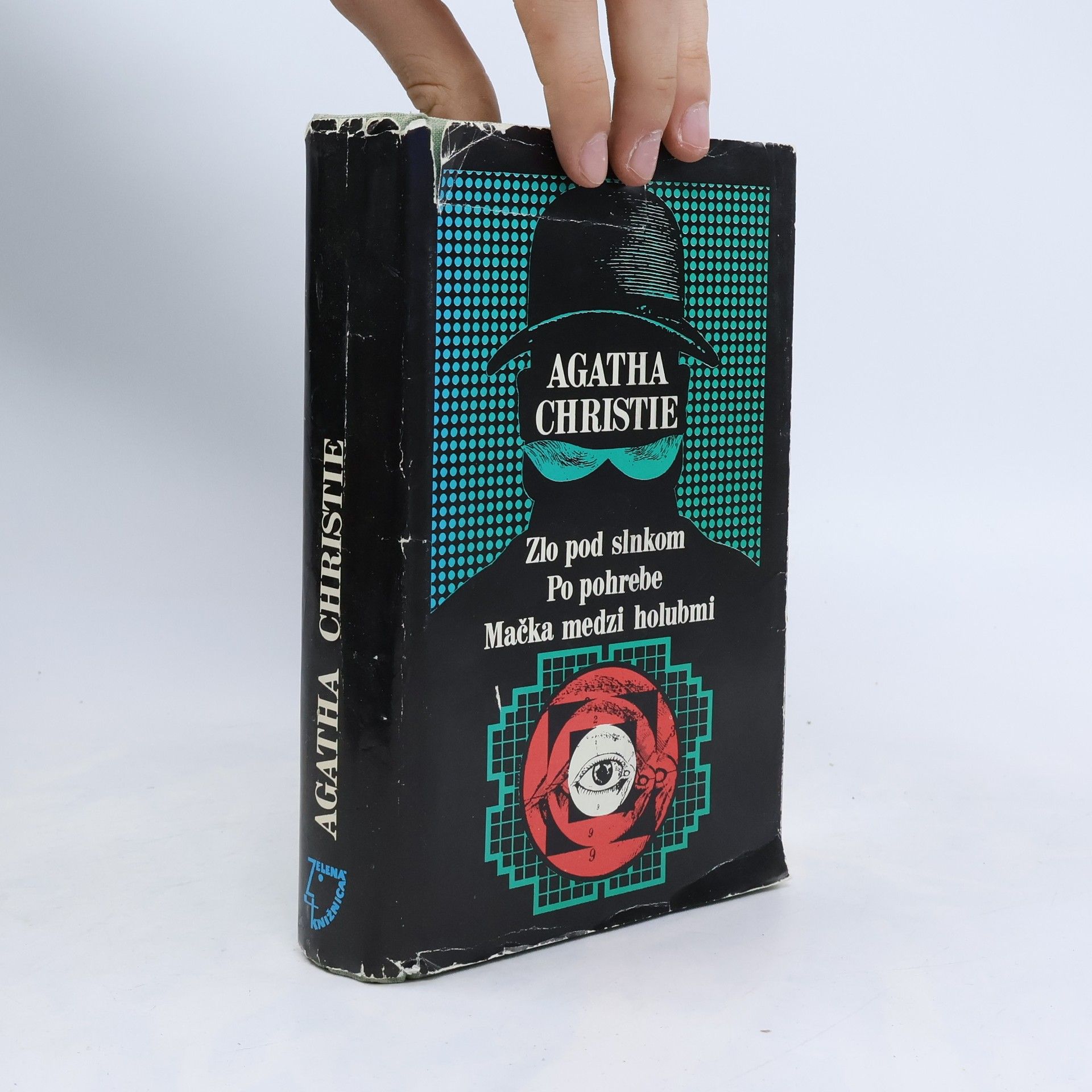 Agatha Christie Zlo pod slnkom. Po pohrebe. Mačka medzi holubmi