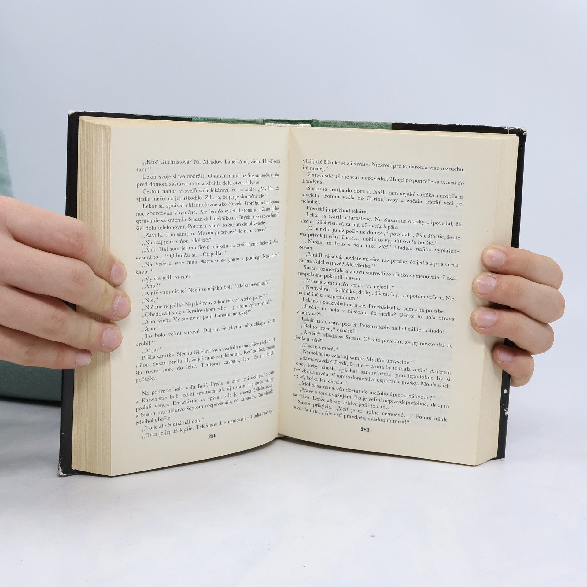 Agatha Christie Zlo pod slnkom. Po pohrebe. Mačka medzi holubmi