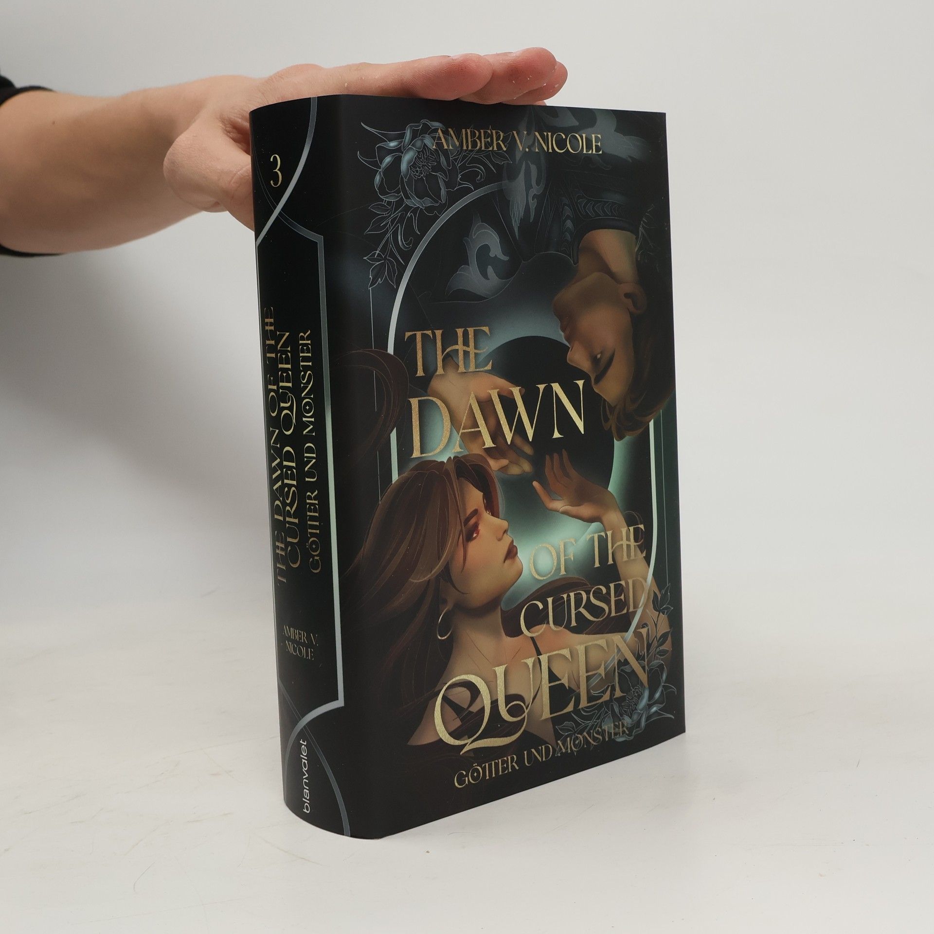 Amber V. Nicole The Dawn of the Cursed Queen 3