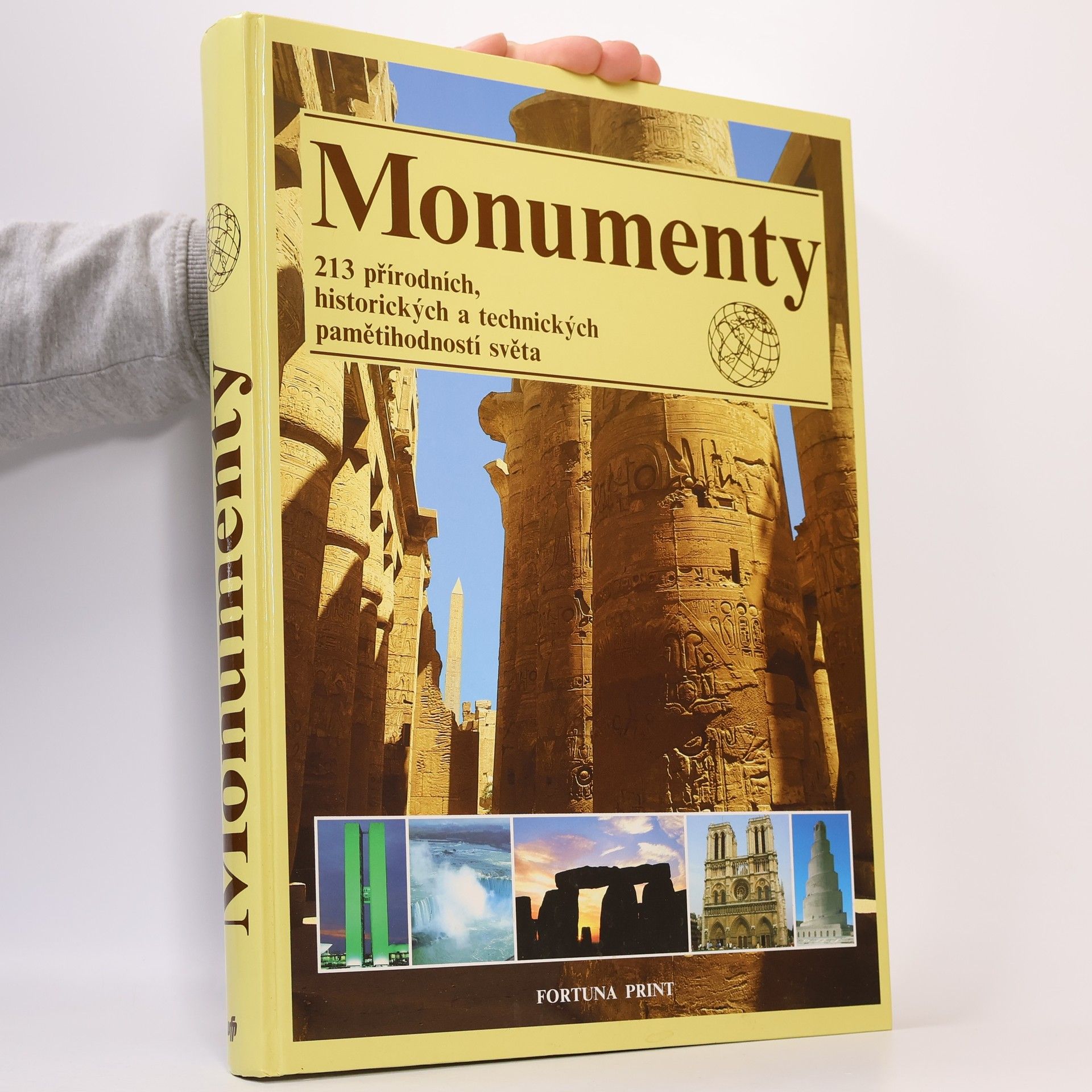 Various authors Monumenty