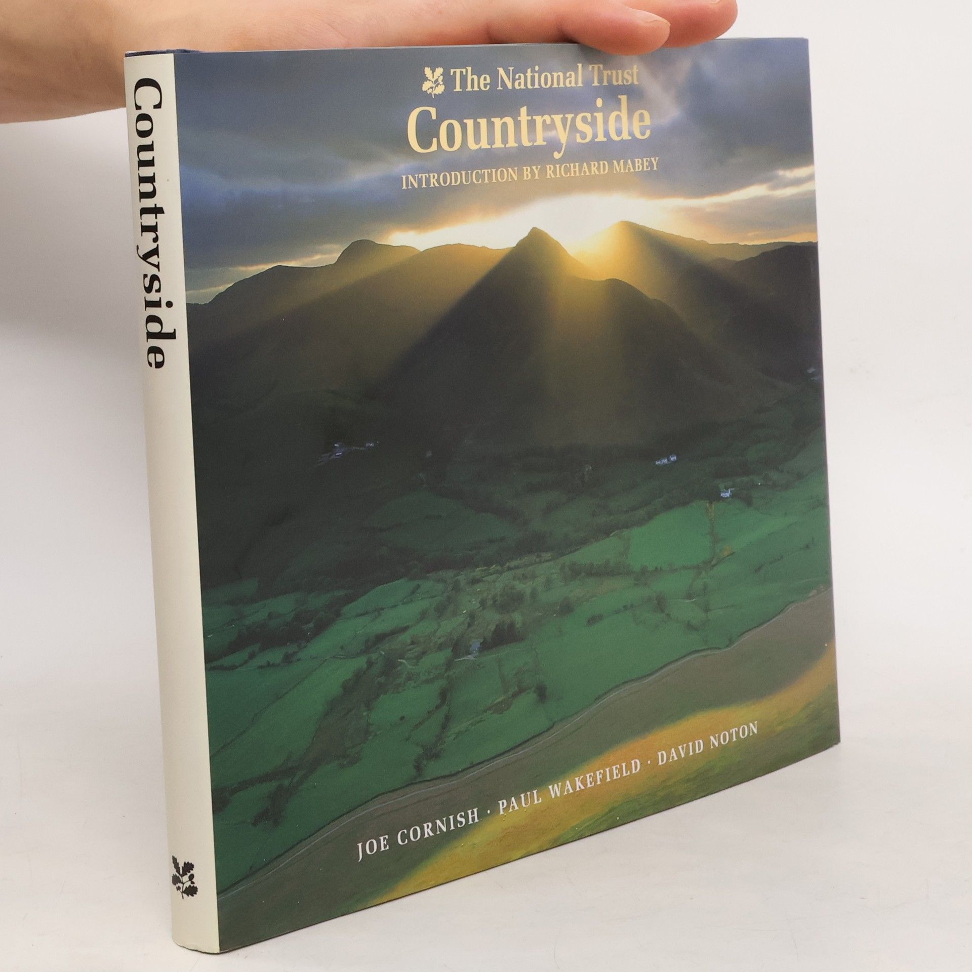 Paul Wakefield The Countryside. A Photographic Tour of of England, Wales, and Northern Ireland