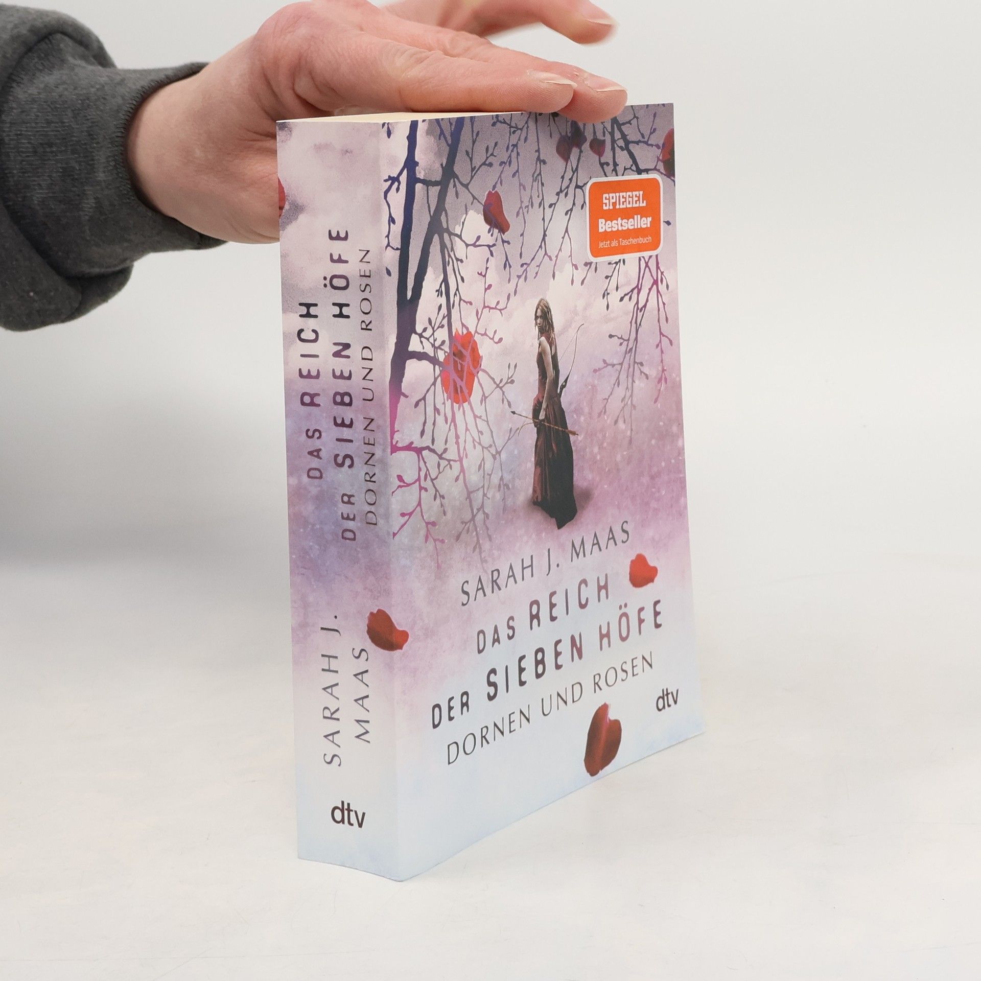Sarah J. Maas Das Reich der sieben Höfe. Dornen und Rosen