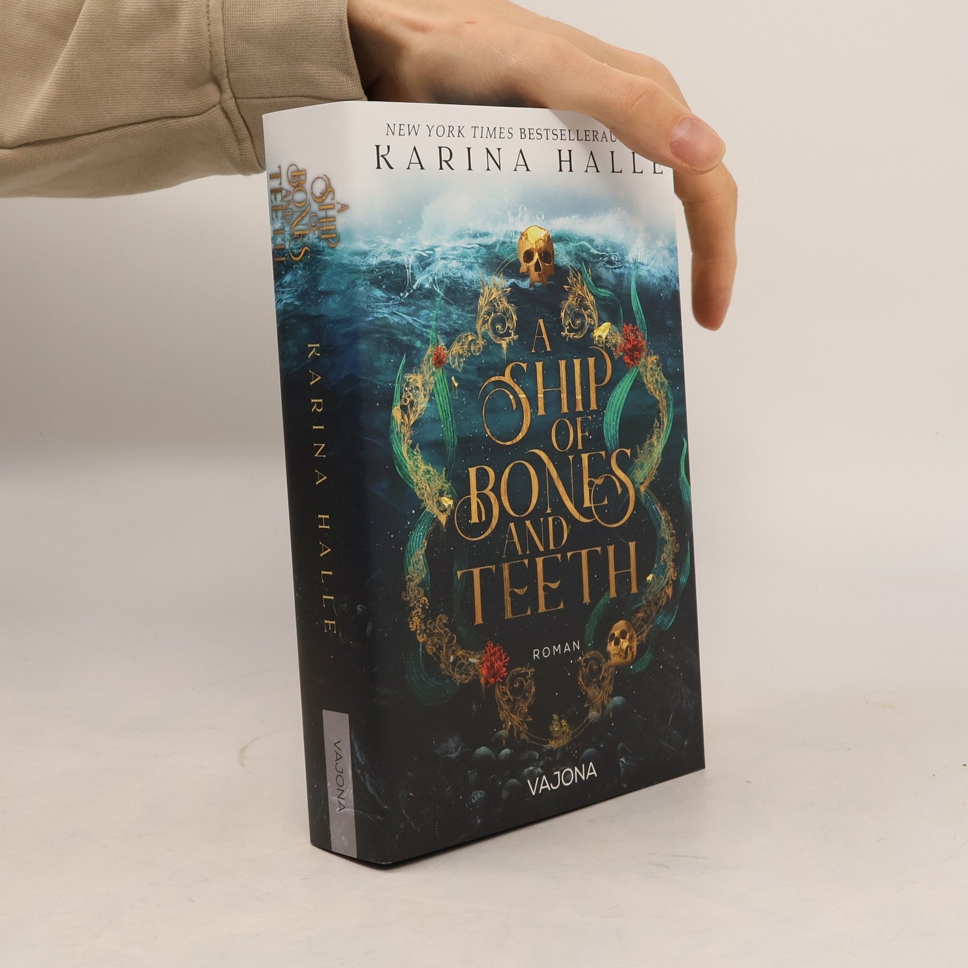 Karina Halle A Ship Of Bones And Teeth
