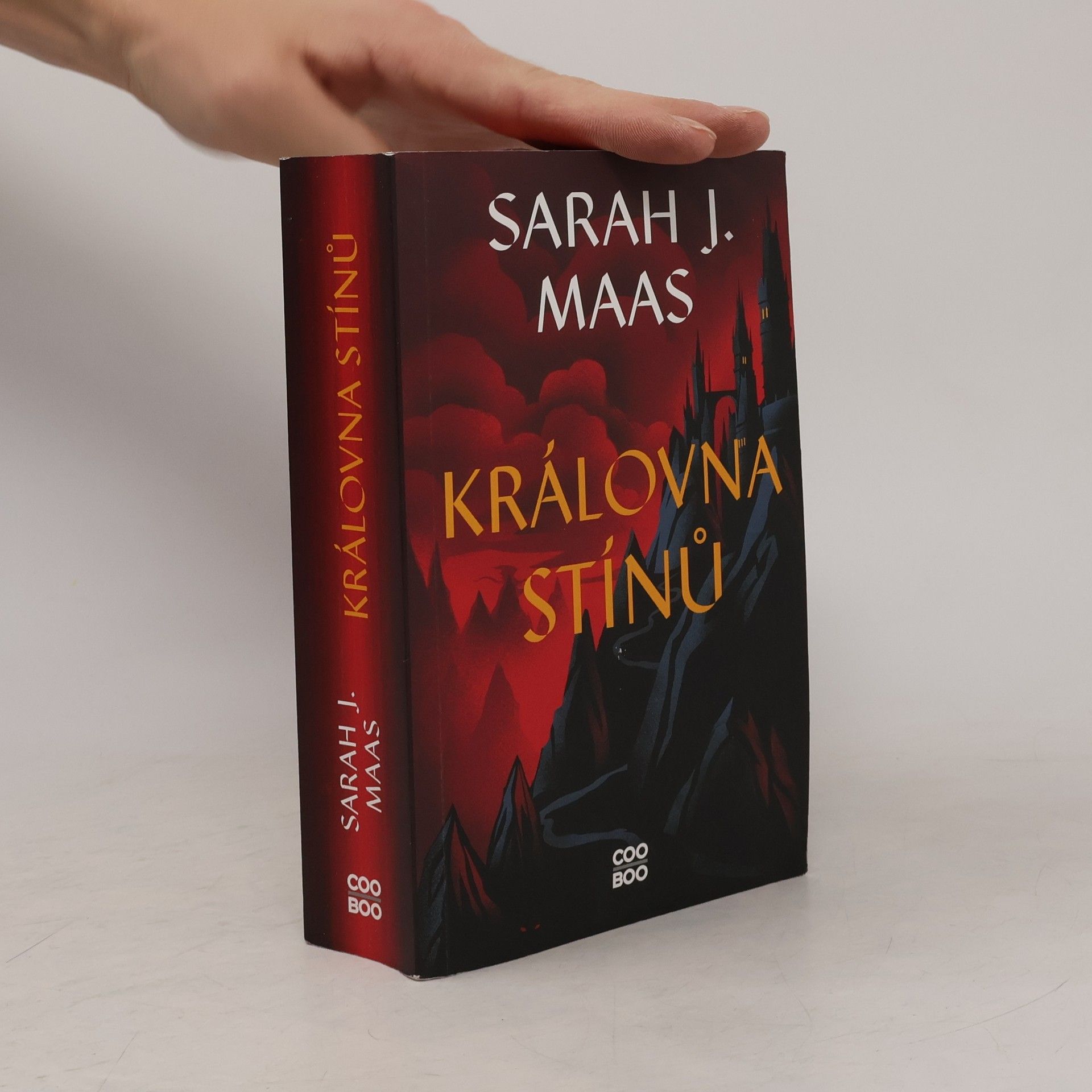 Sarah J. Maas Královna stínů