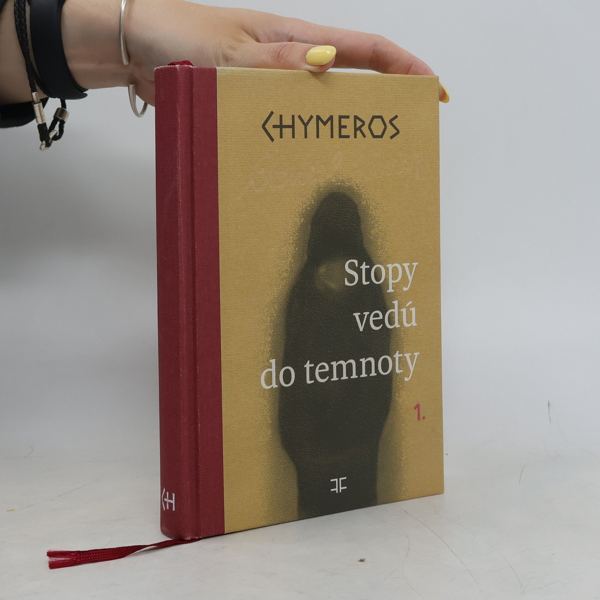 Stopy vedú do temnoty