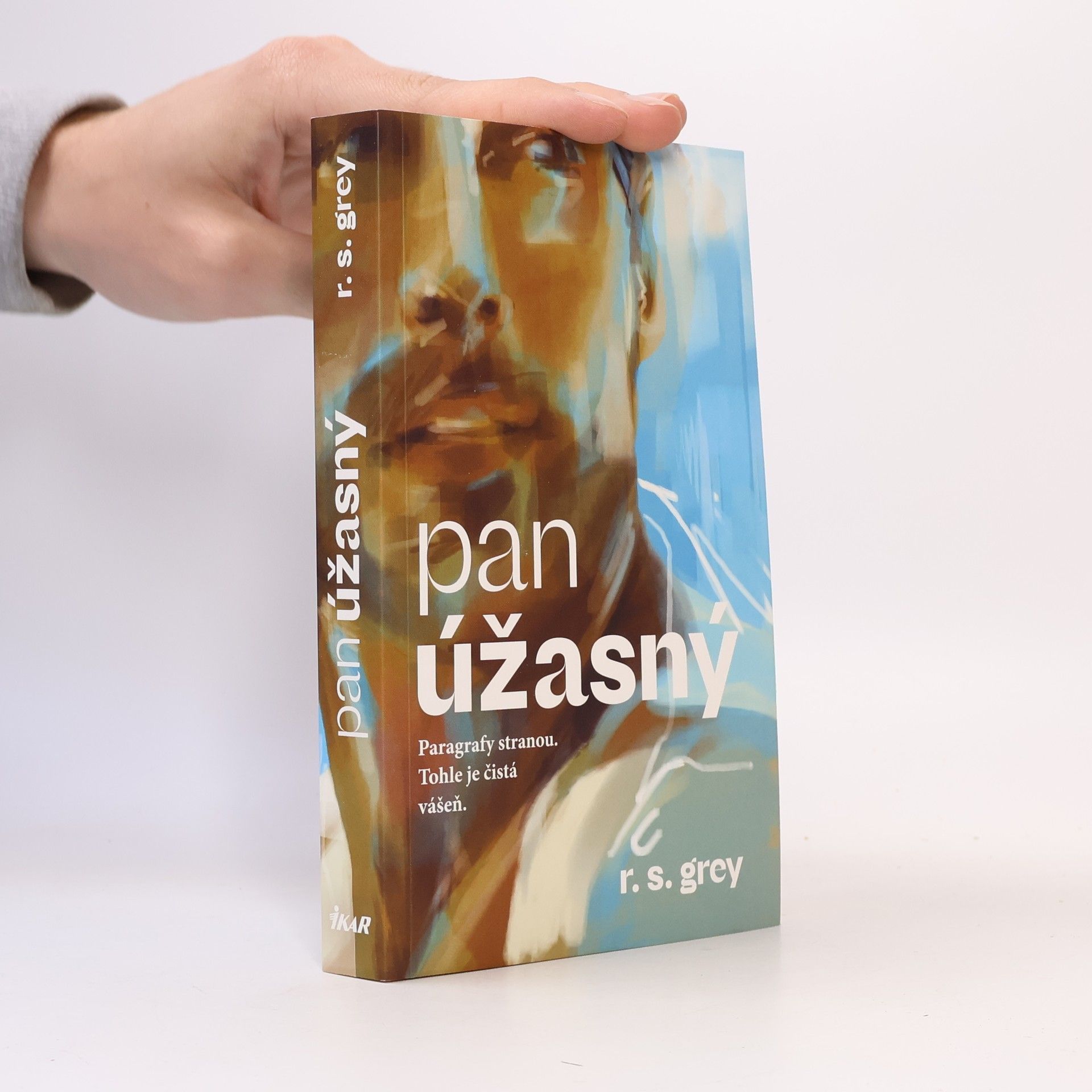 R. S. Grey Pan Úžasný