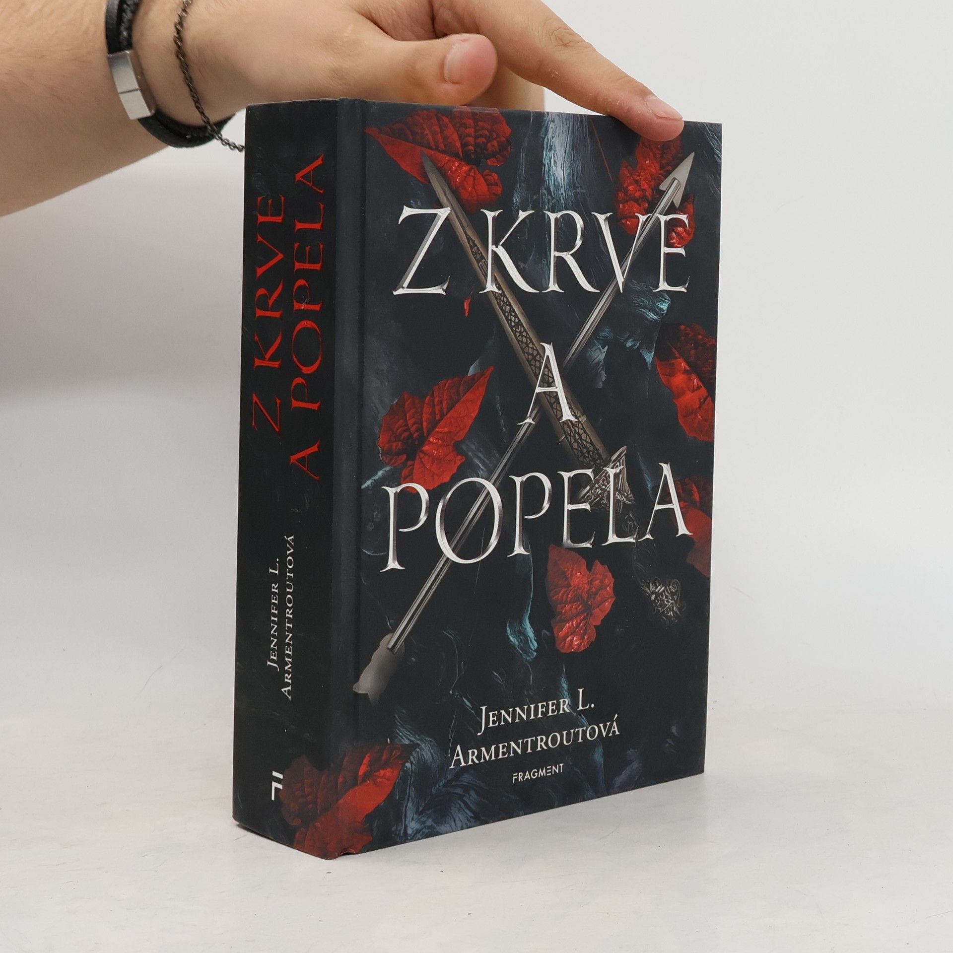 Jennifer L. Armentrout Z krve a popela