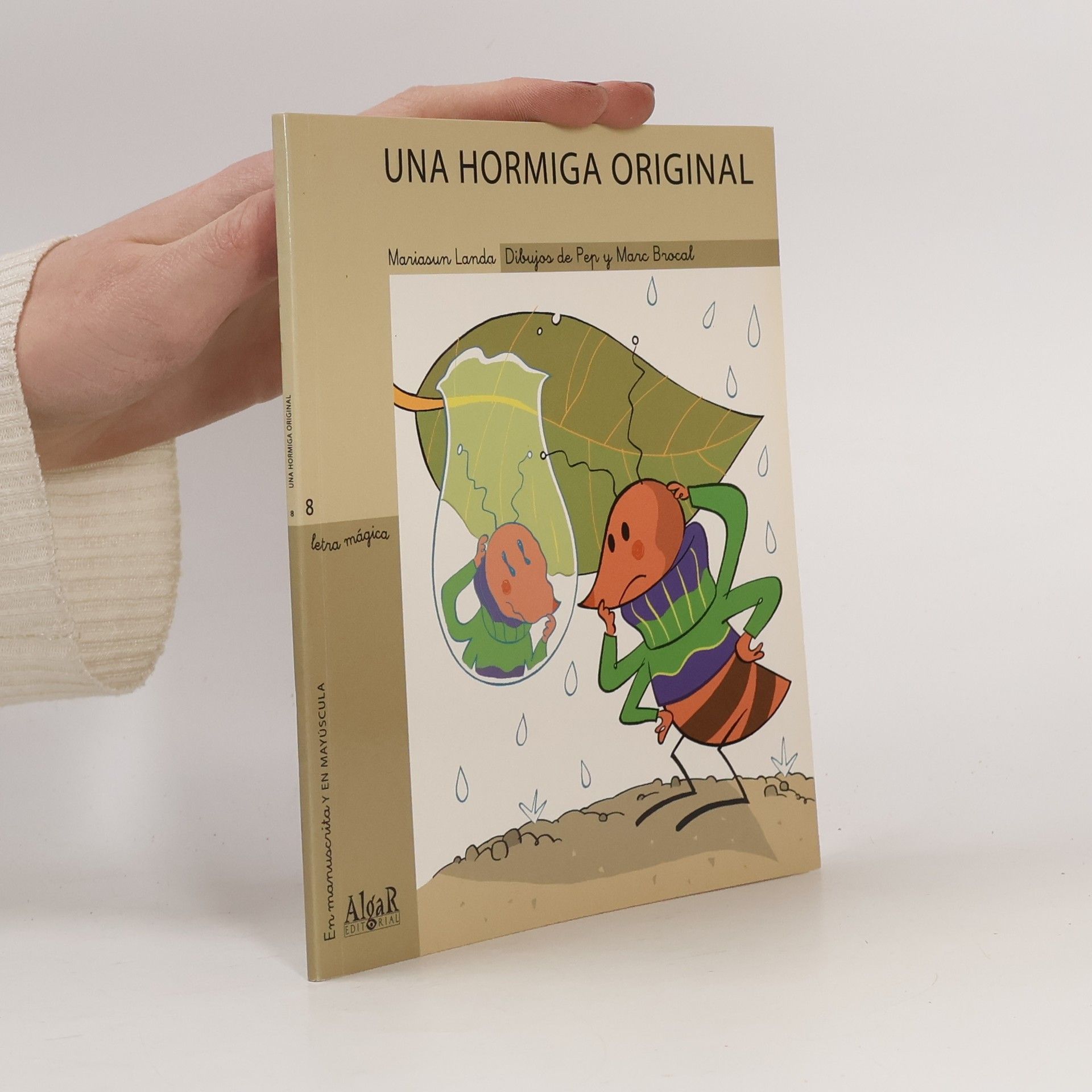 Una hormiga original
