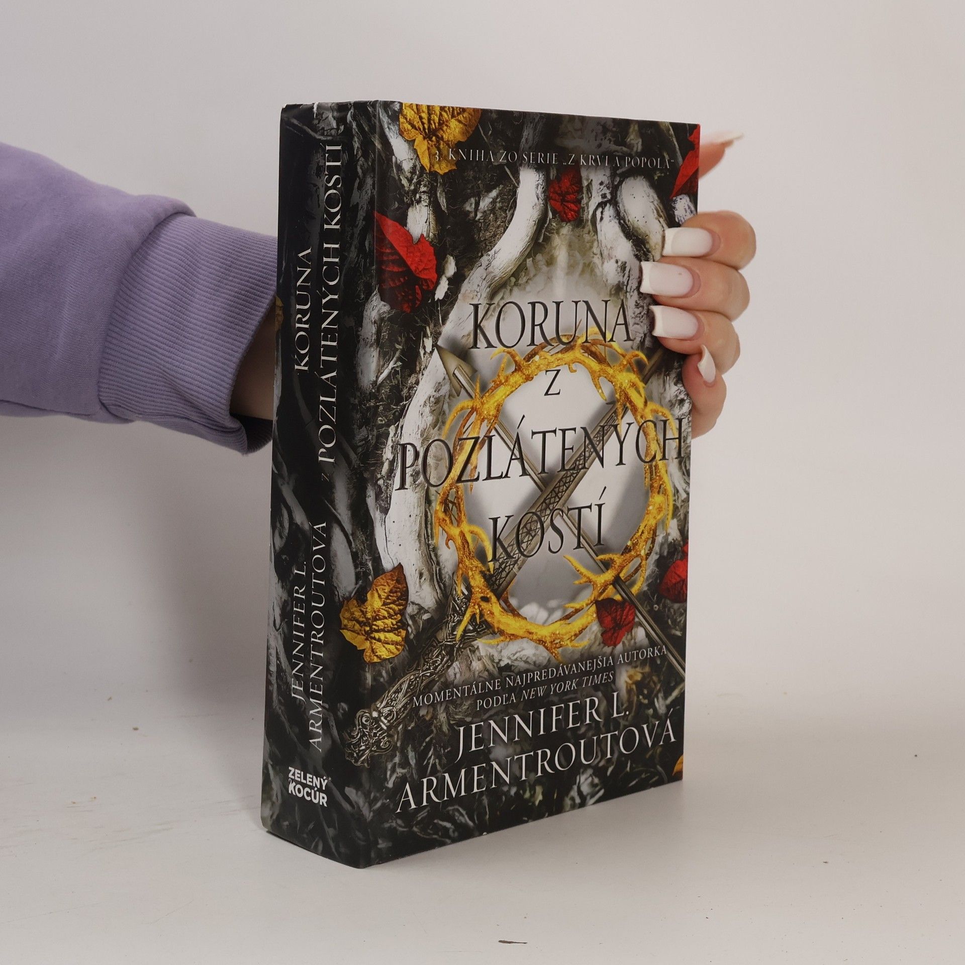 Jennifer Armentrout Koruna z pozlátených kostí