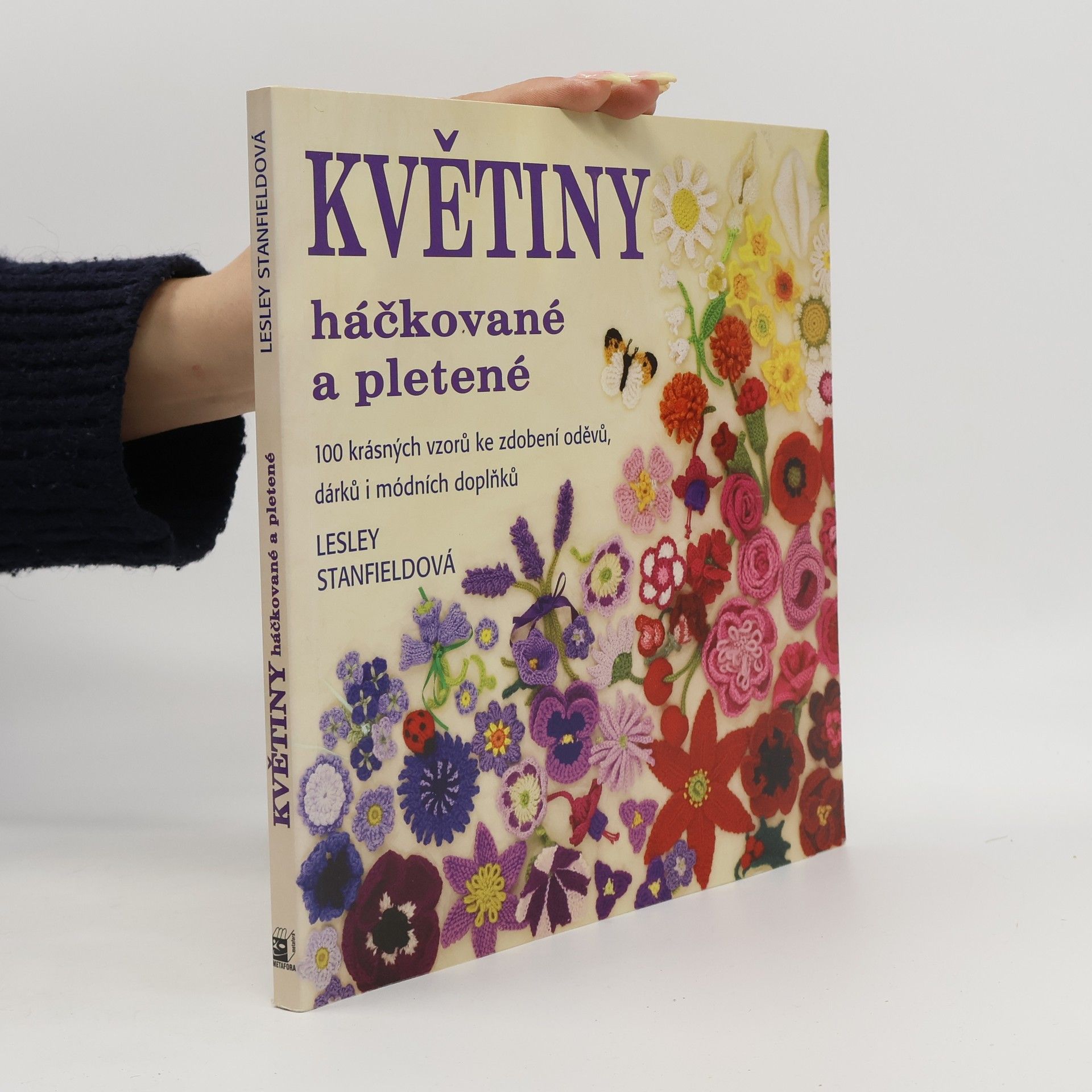Lesley Stanfield Květiny háčkované a pletené