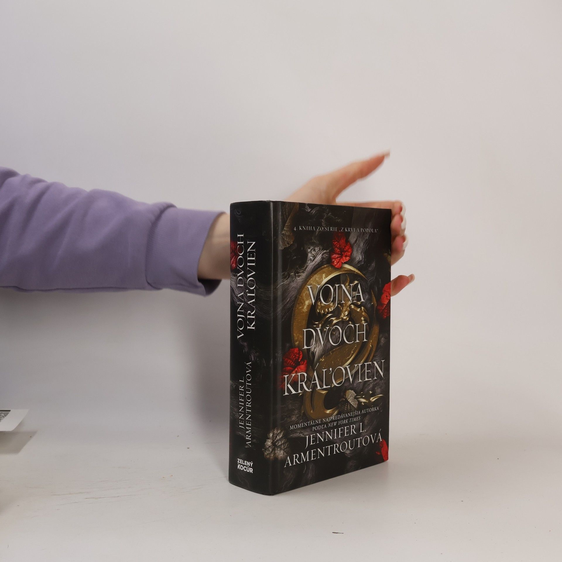 Jennifer L. Armentrout Vojna dvoch kráľovien