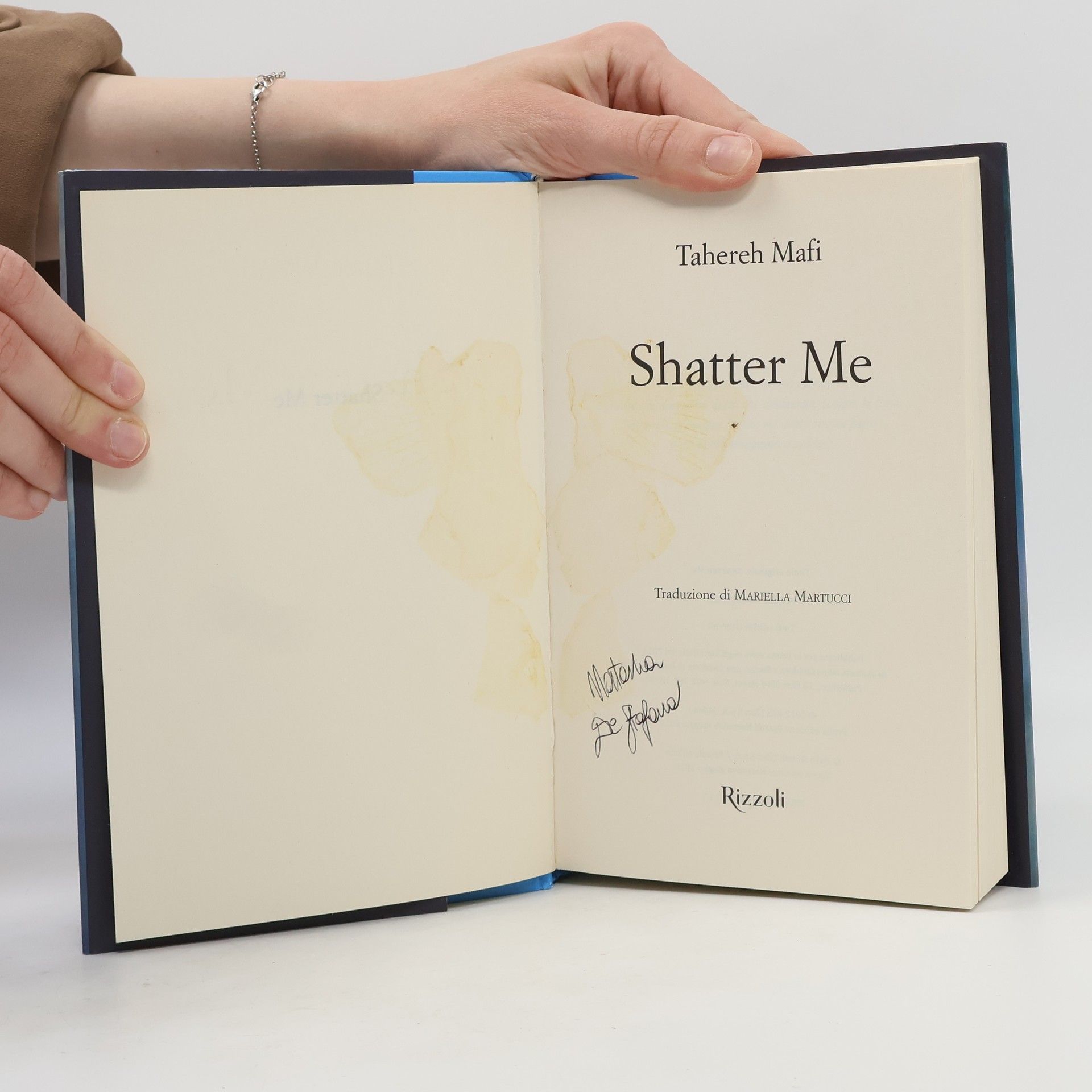 Tahereh Mafi Shatter Me