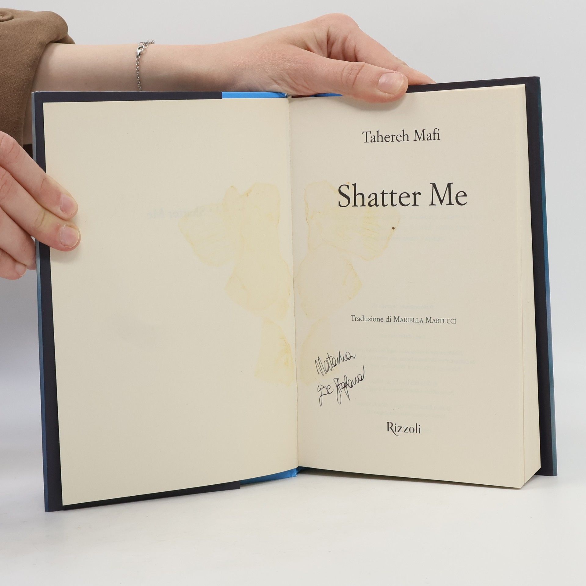 Tahereh Mafi Shatter Me
