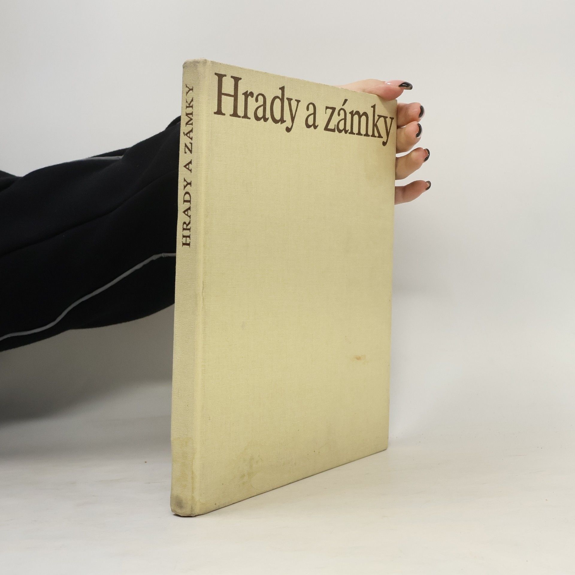 Autorenkollektiv Hrady a zámky