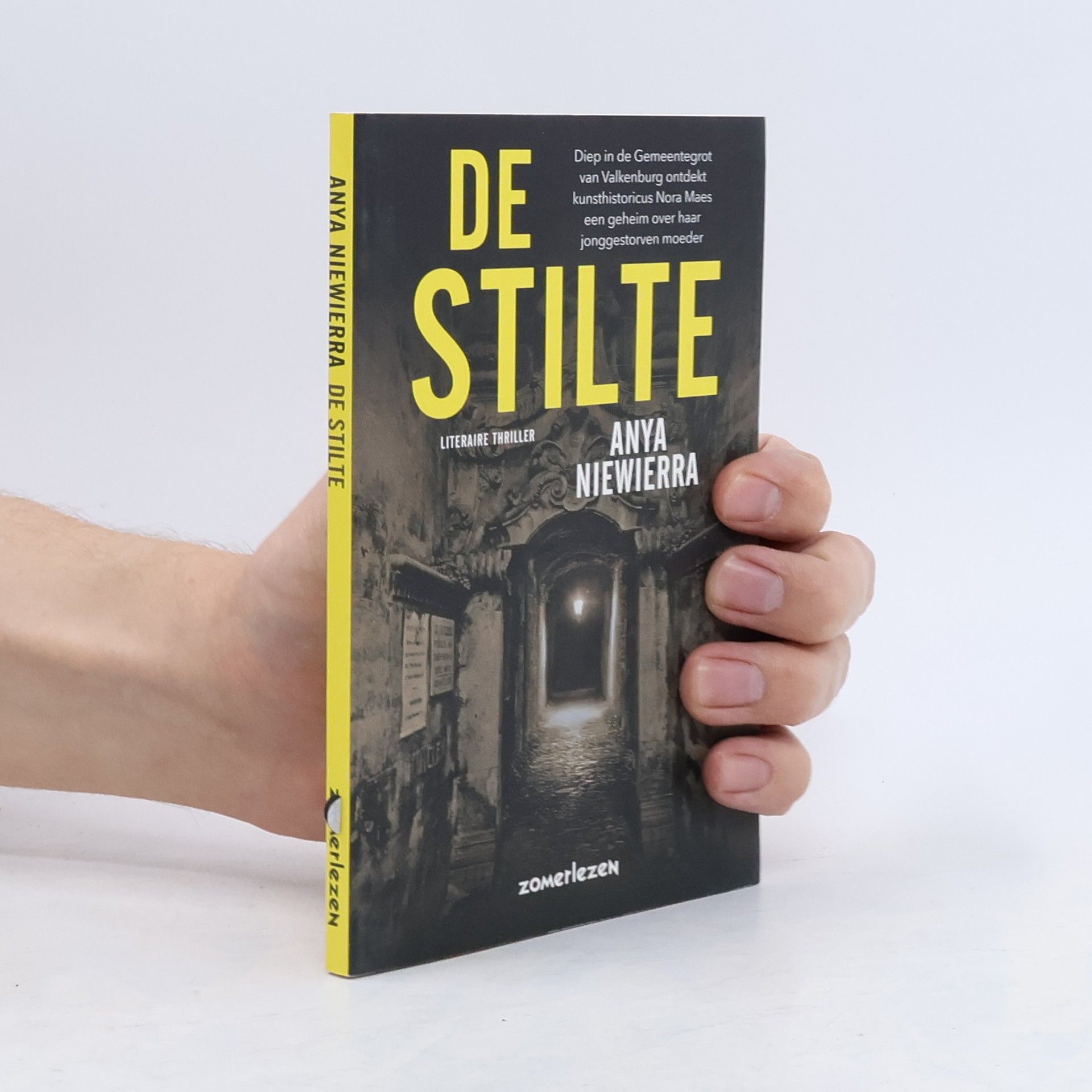 Anya Niewierra De stilte