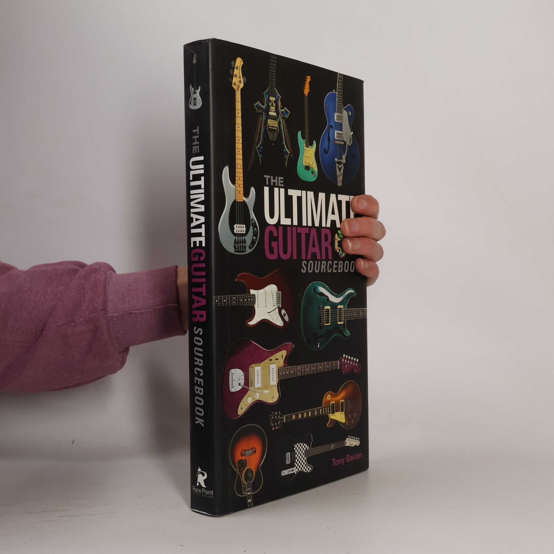 Tony Bacon The Ultimate Guitar Sourcebook