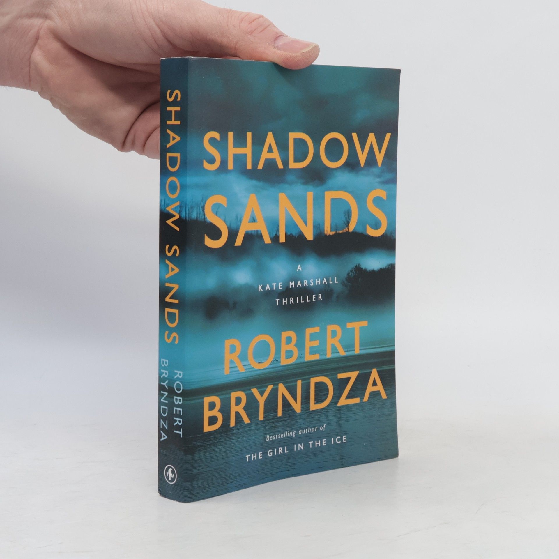 Robert Bryndza Shadow Sands