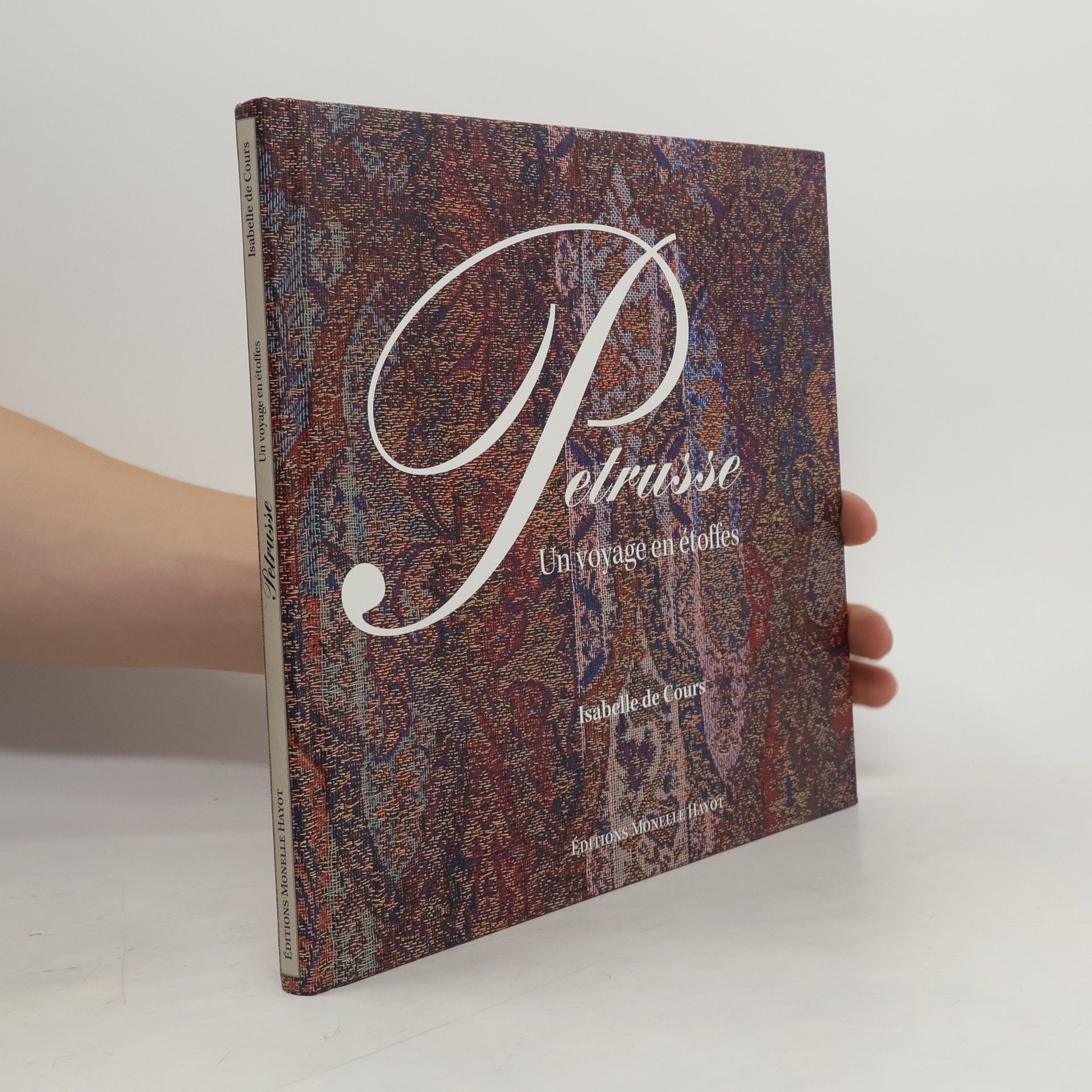 Isabelle de Cours Pétrusse, un voyage en étoffes
