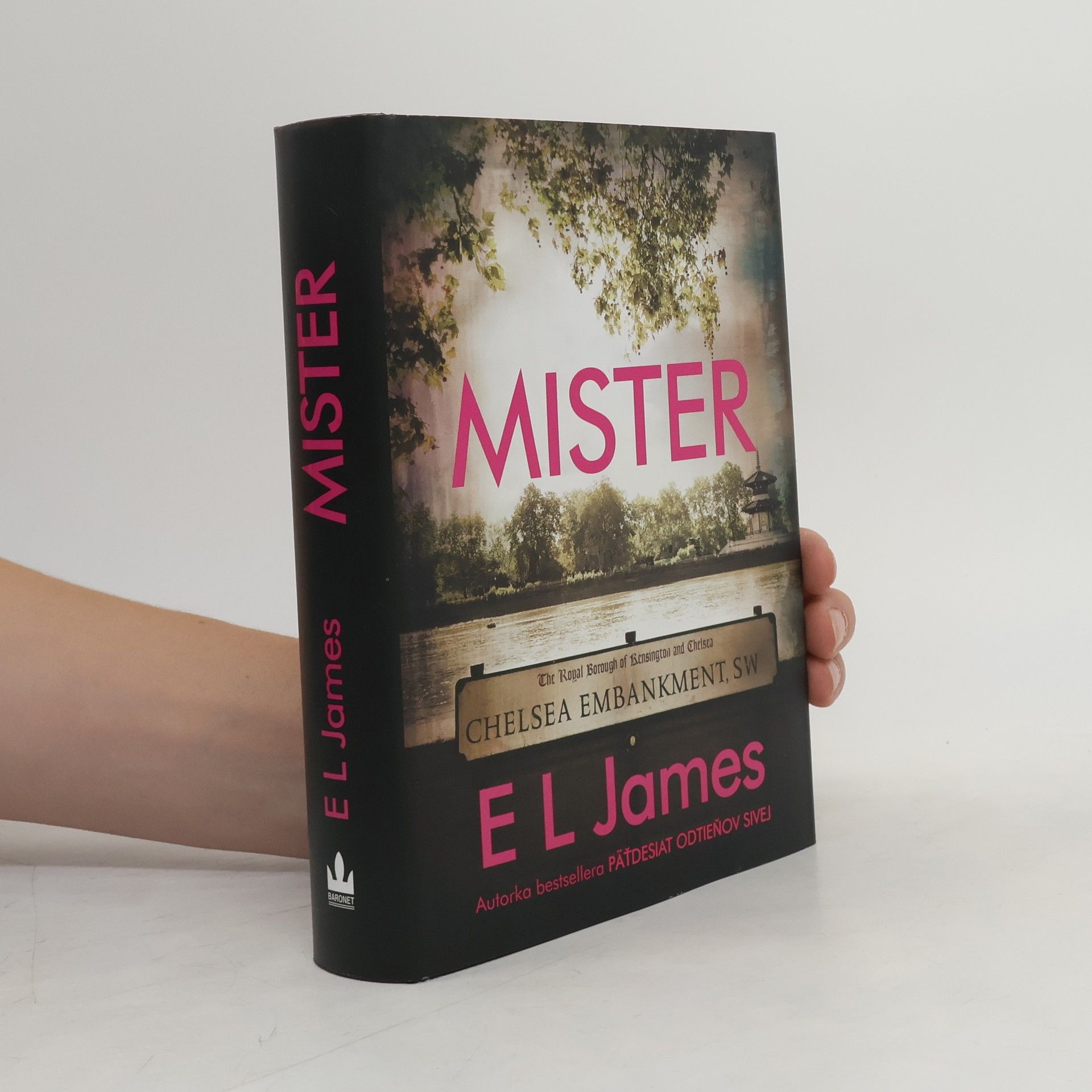E L James Mister