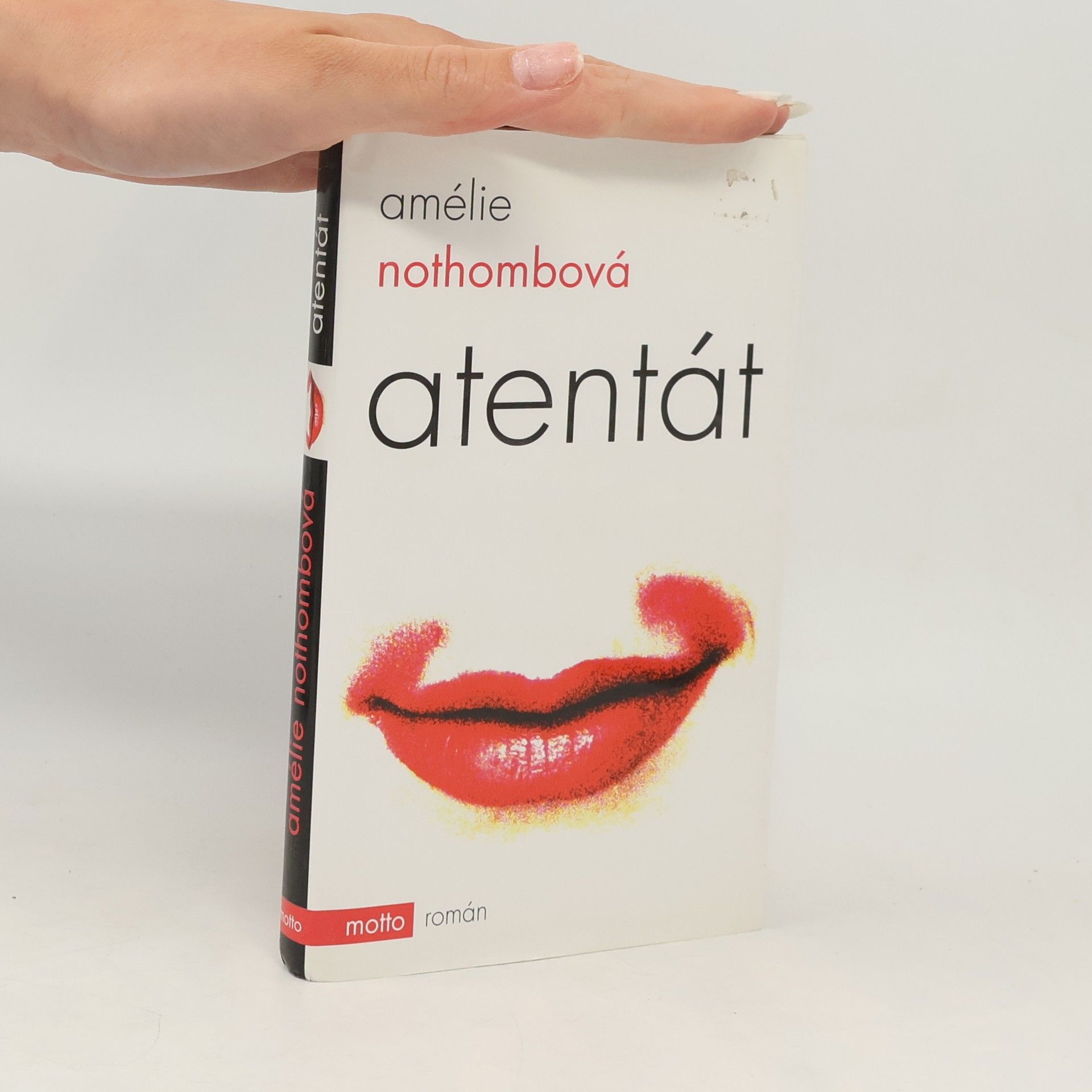Amélie Nothomb Atentát