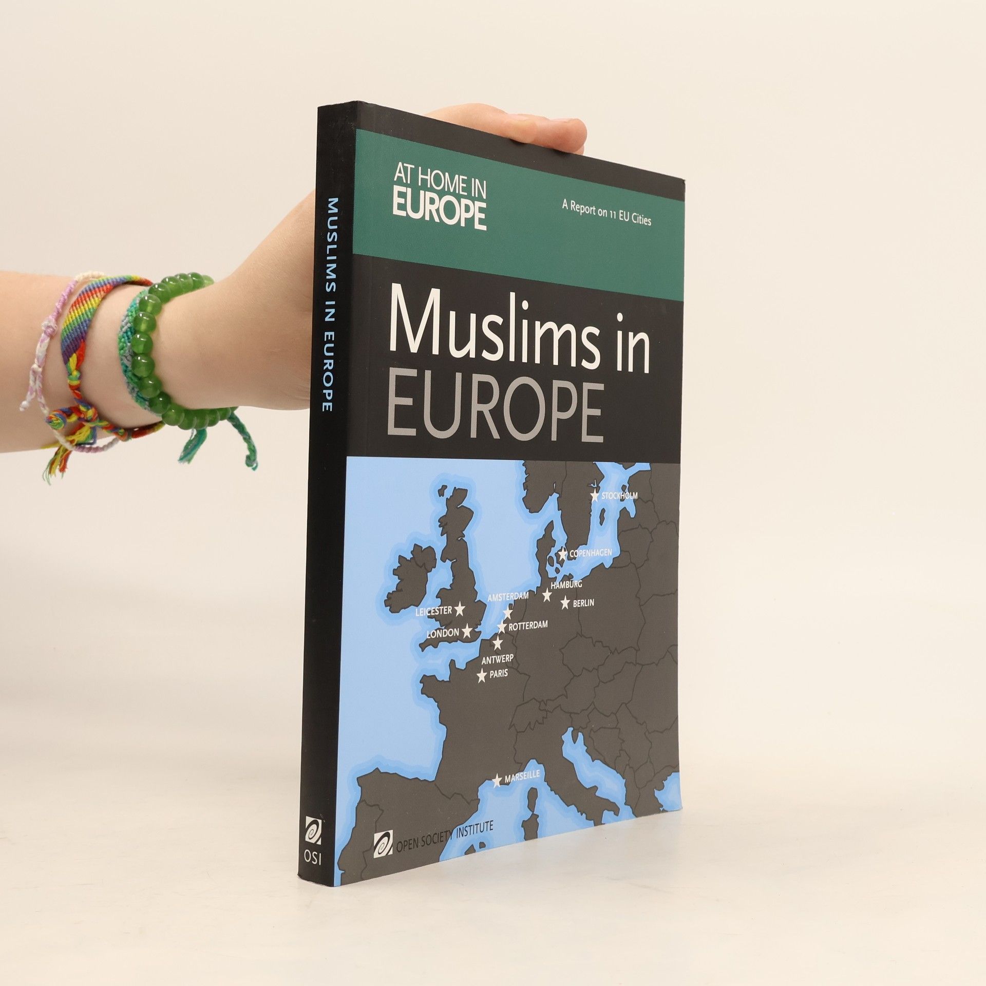 Kolektiv autorů Muslims in Europe