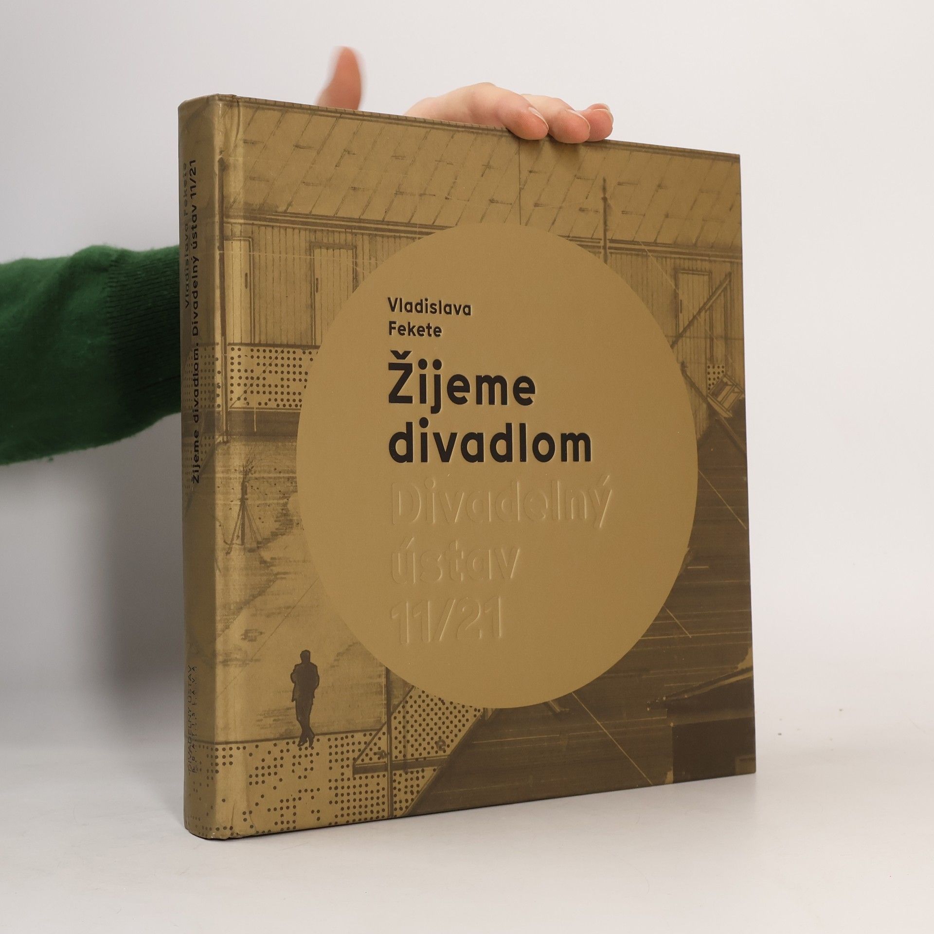 Žijeme divadlom. Divadelný ústav 11/21